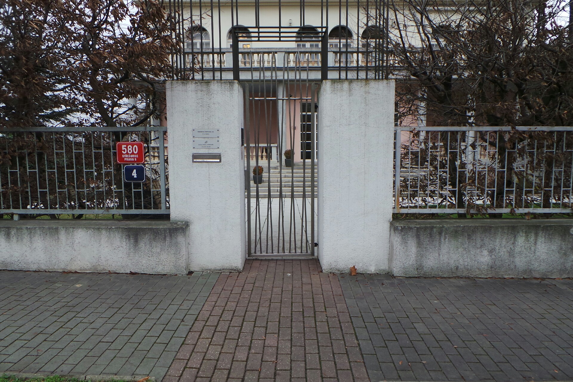 Mgr. Robert Pergl, advokát