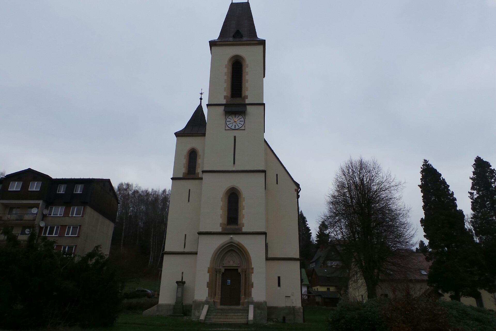 Římskokatolická farnost Desná