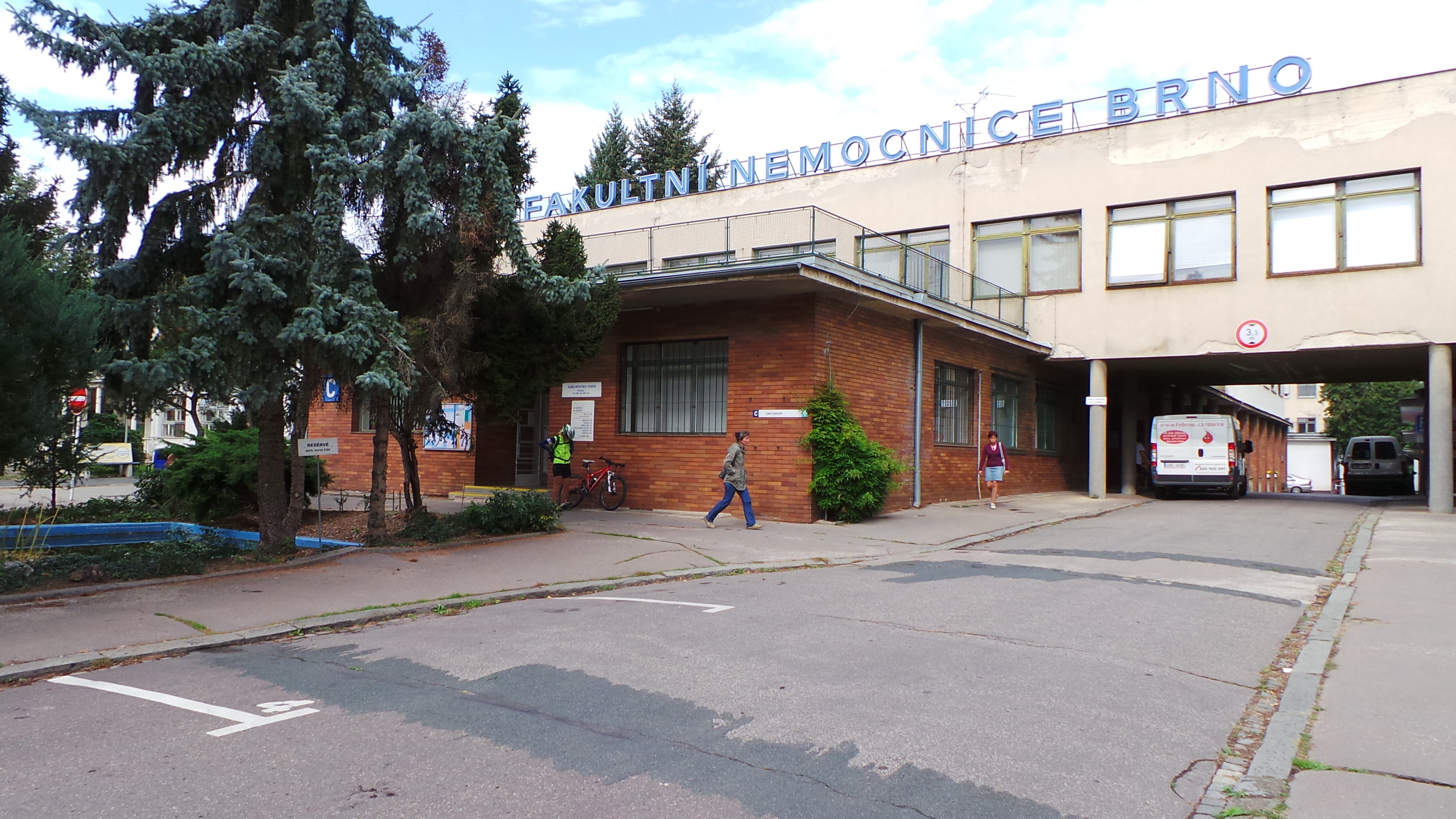 Oddělení klinické mikrobiologie - Fakultní nemocnice Brno