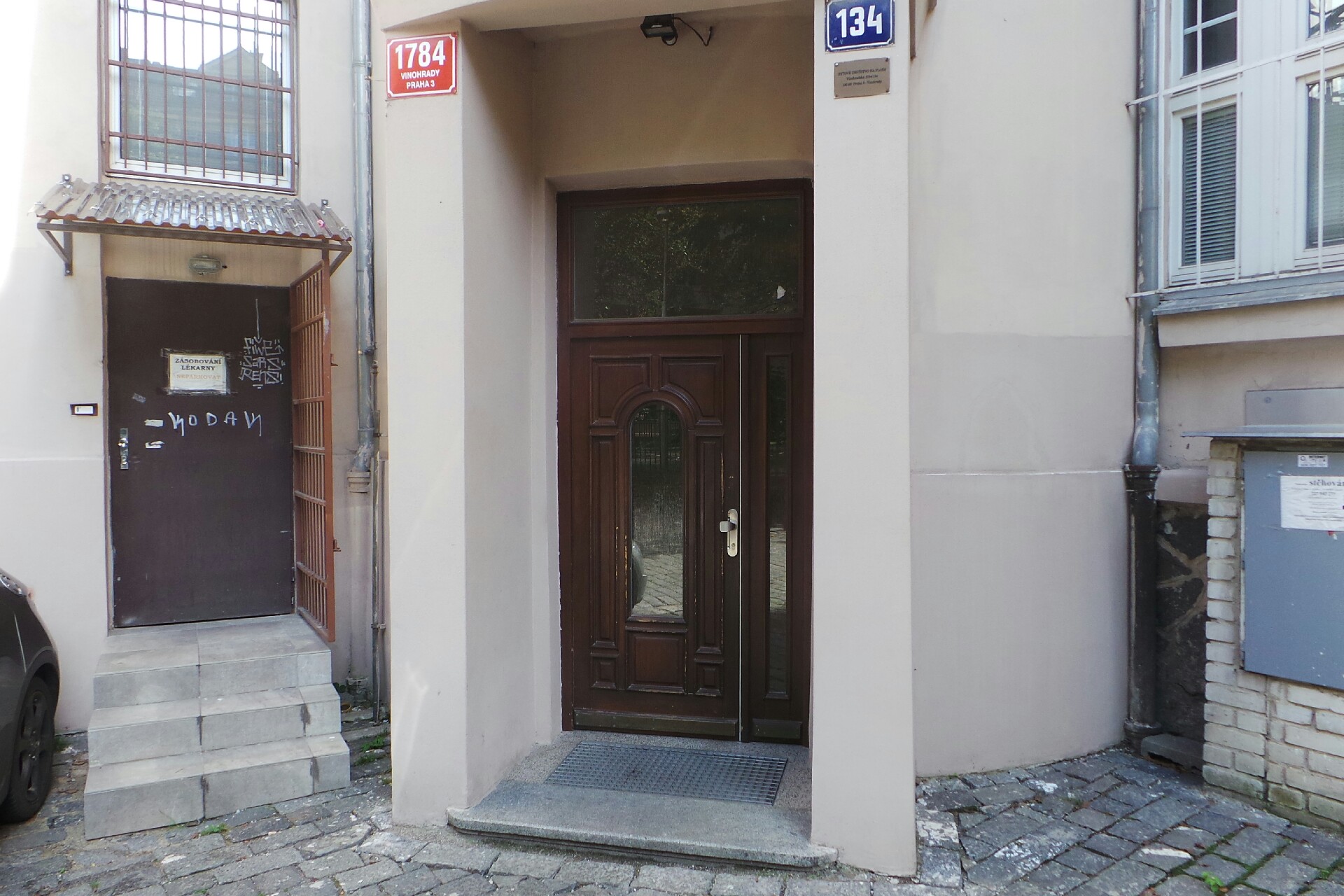 Miloš Uhlíř – Baset