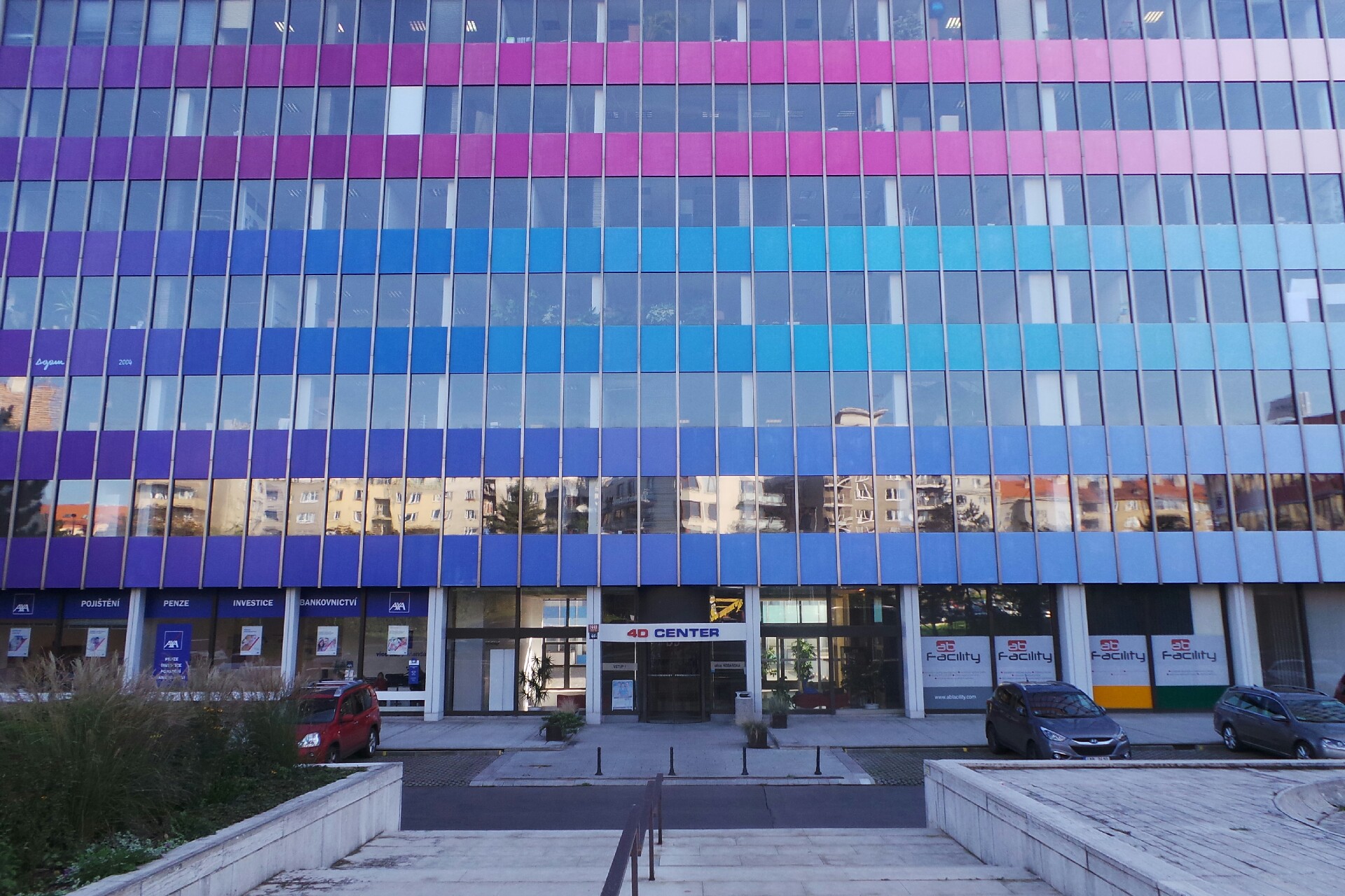 LONGA PRAHA, spol. s r.o.