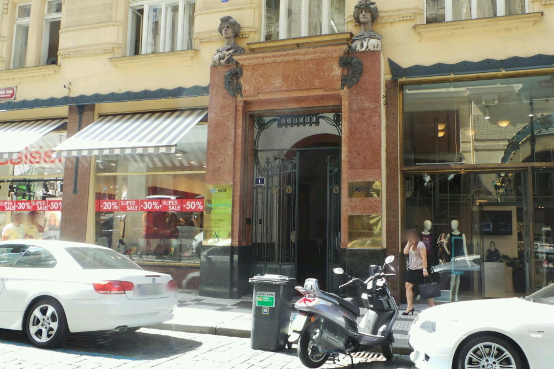 Dr. Raimund Cancola, advokát