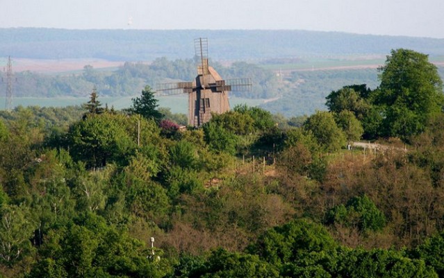 Klobouky u Brna - městský úřad foto 4