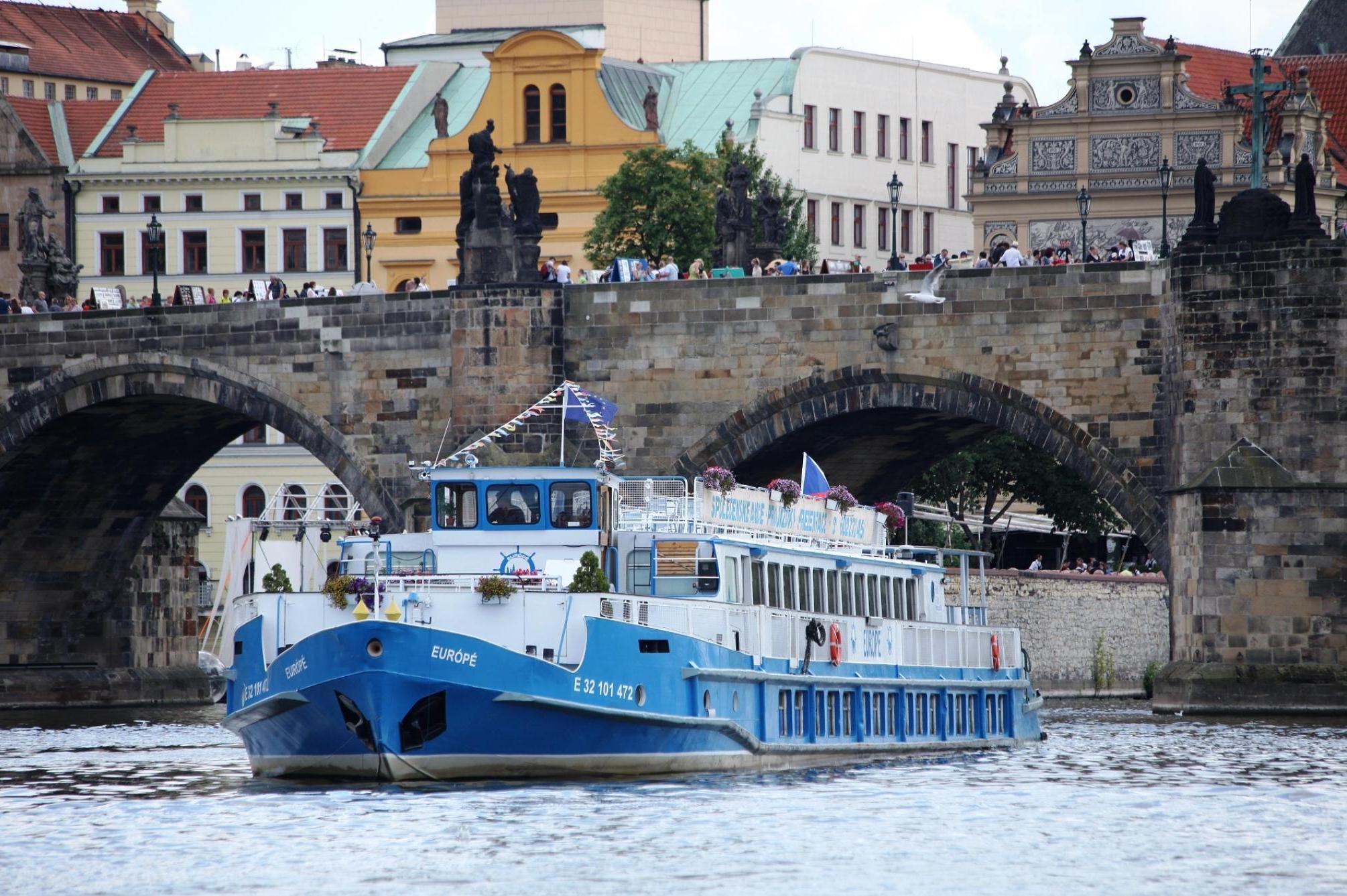 Parníky Praha - 1. Agentura
