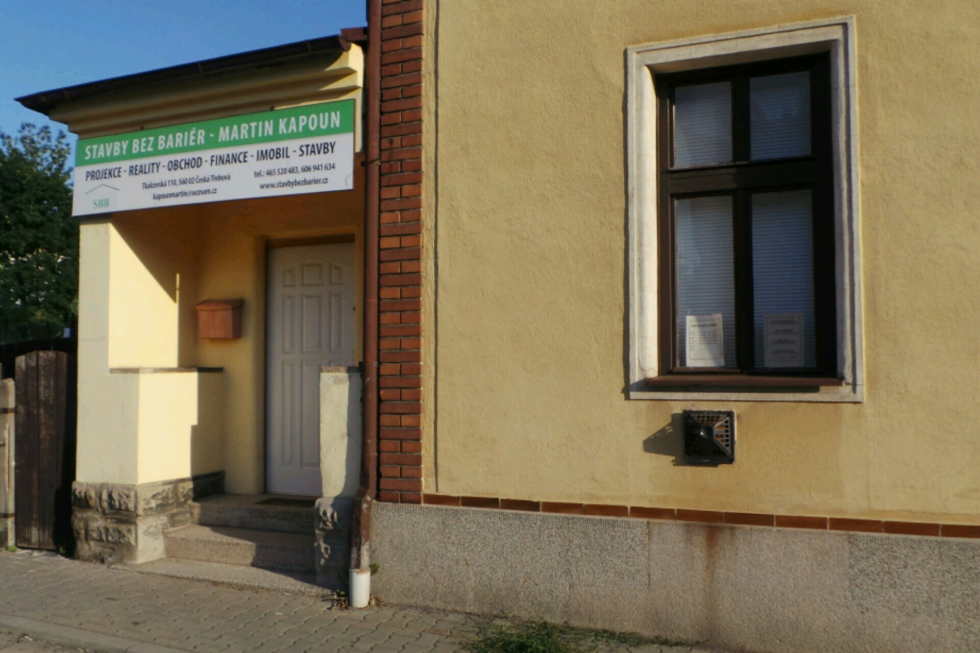 STAVBY BEZ BARIÉR, s.r.o.