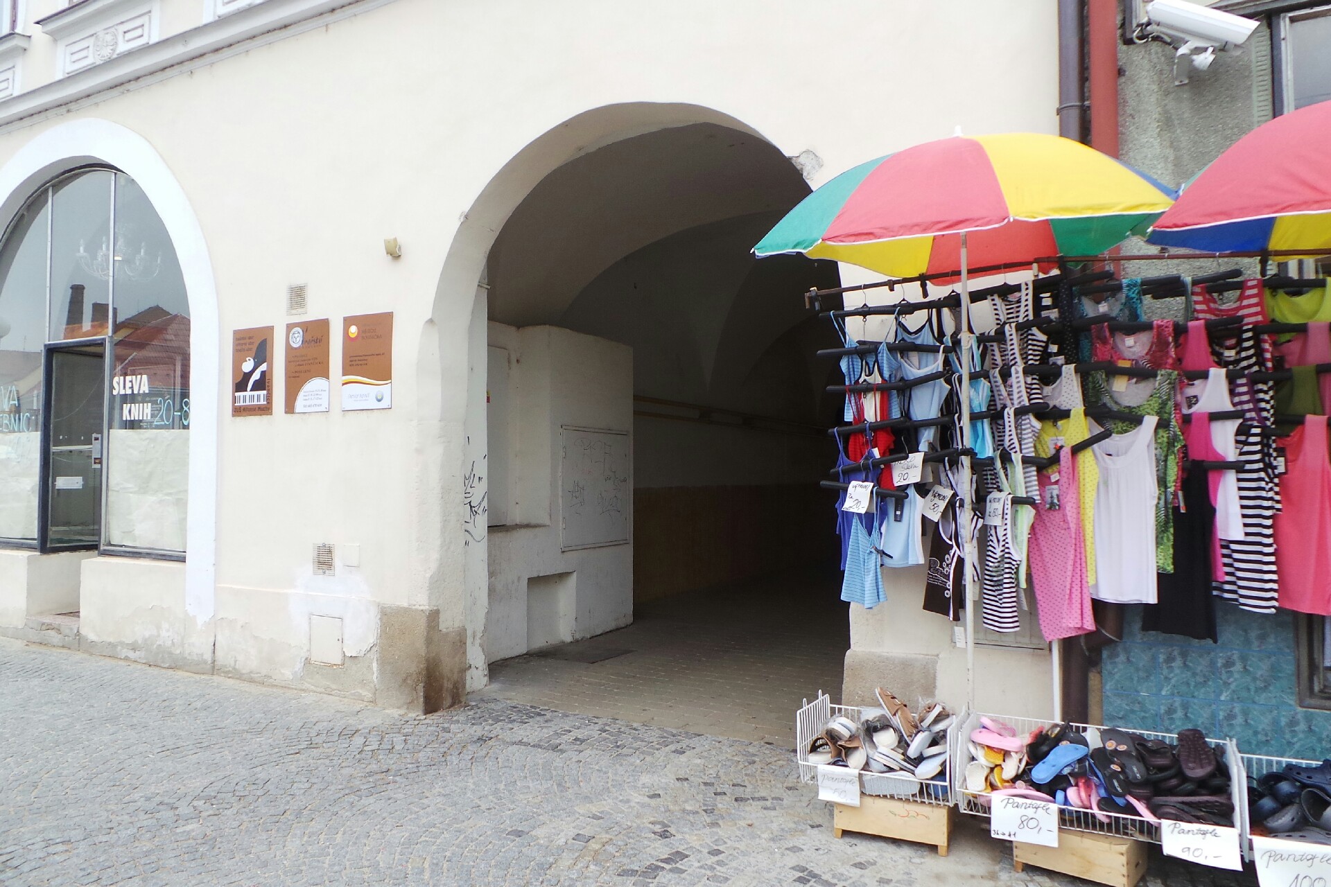 MĚSÍČNÍ HOUPAČKA , o.s.