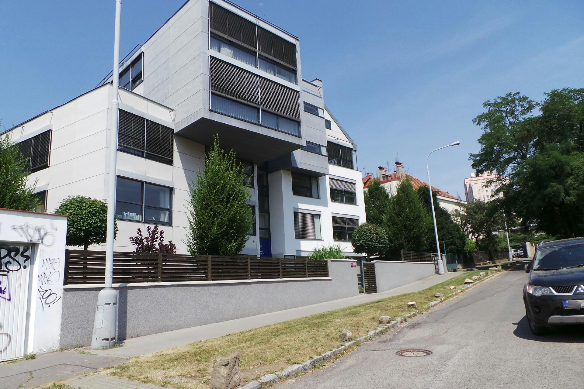 Ředitelství silnic a dálnic s. p.