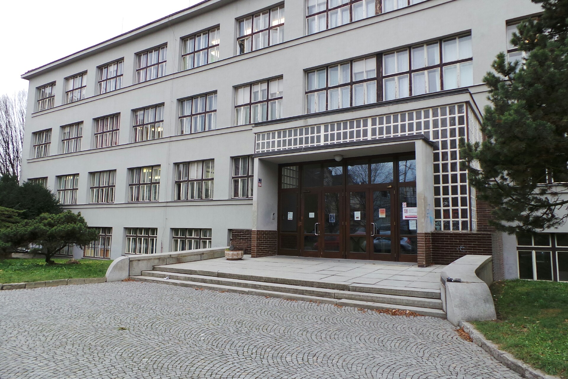 Školní jídelna Komenského náměstí