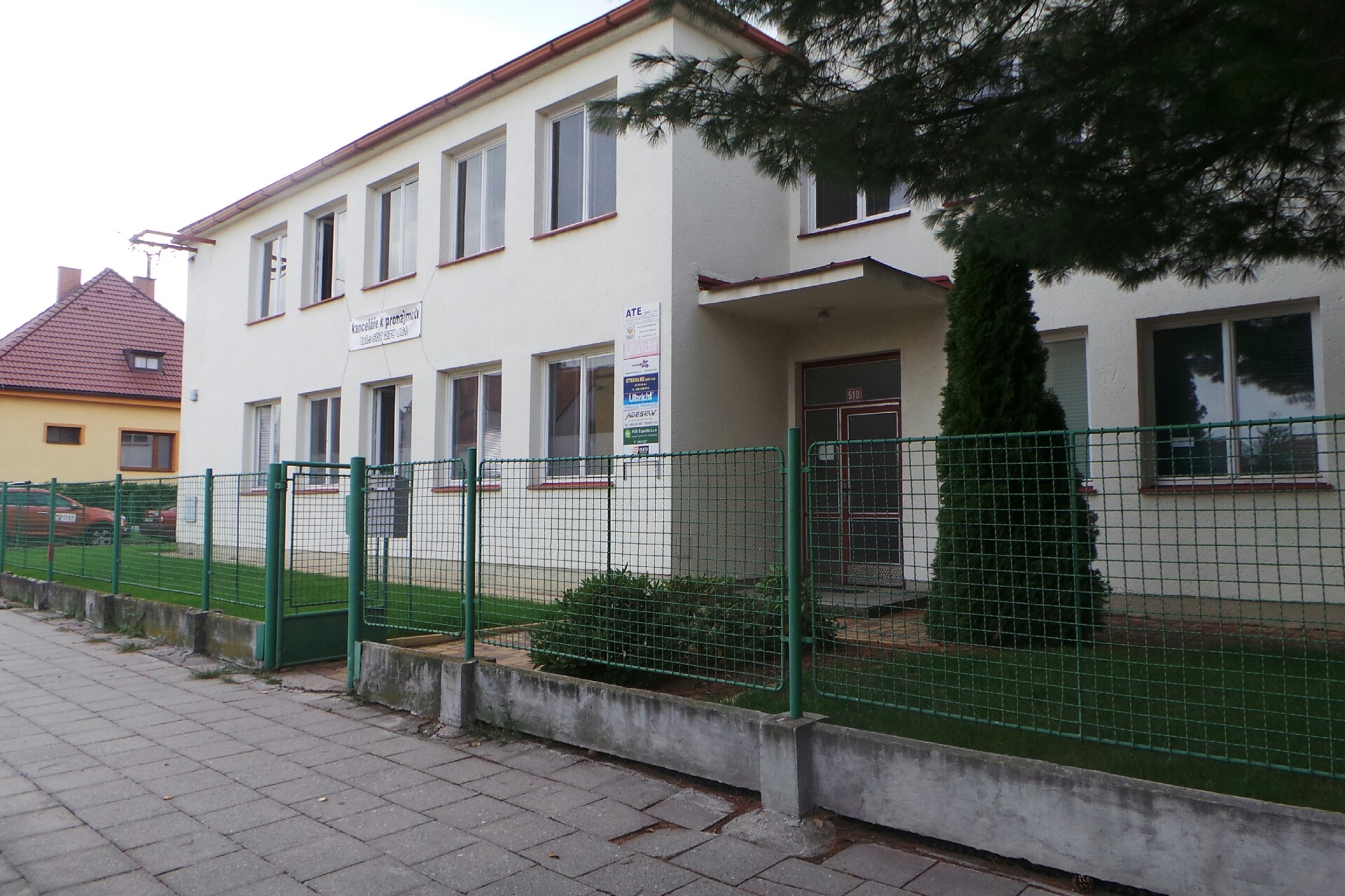 STRADA HK, spol. s r.o.