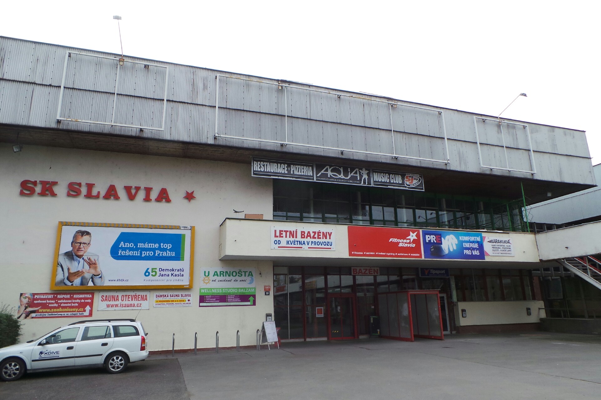 Klub Slavia Praha - skoky do vody foto 1