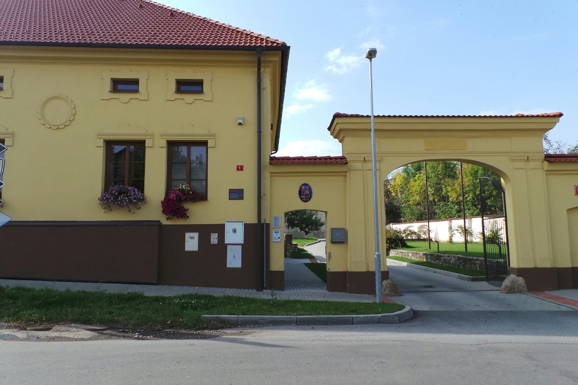 Zbuzany - obecní úřad