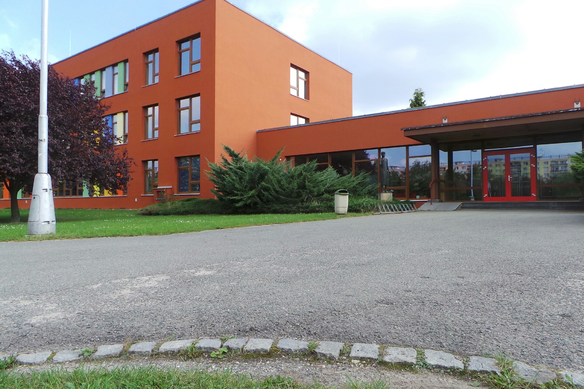 VOŠ, SŠ, ZŠ a MŠ Hradec Králové, Štefánikova - Internát