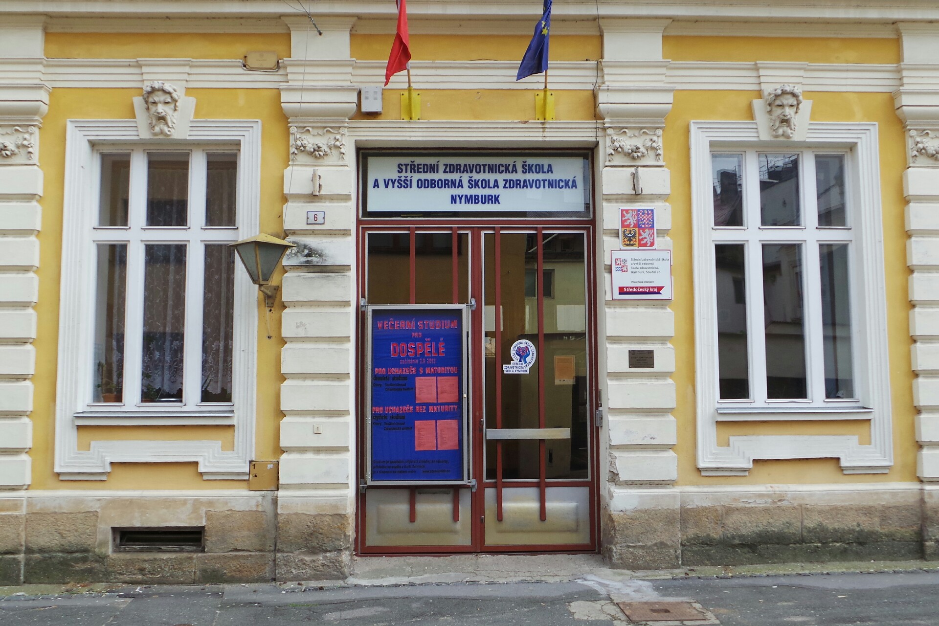 Střední zdravotnická škola a Vyšší odborná škola zdravotnická Nymburk foto 2