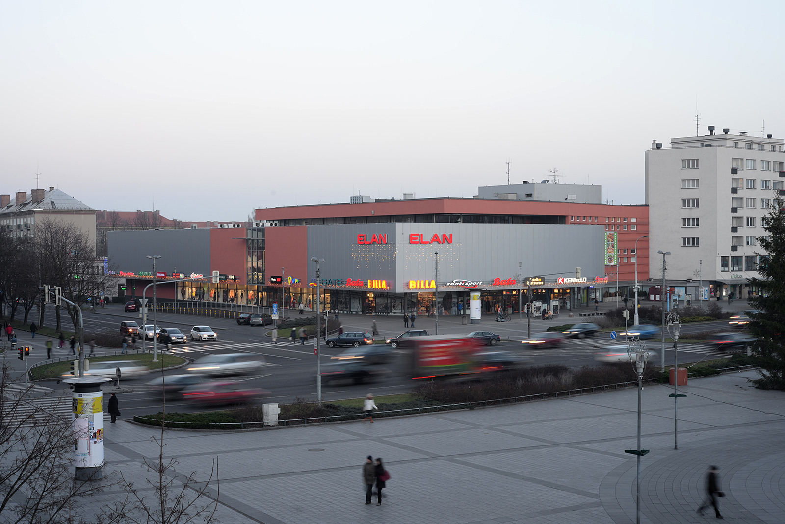Obchodní centrum Elan foto 4