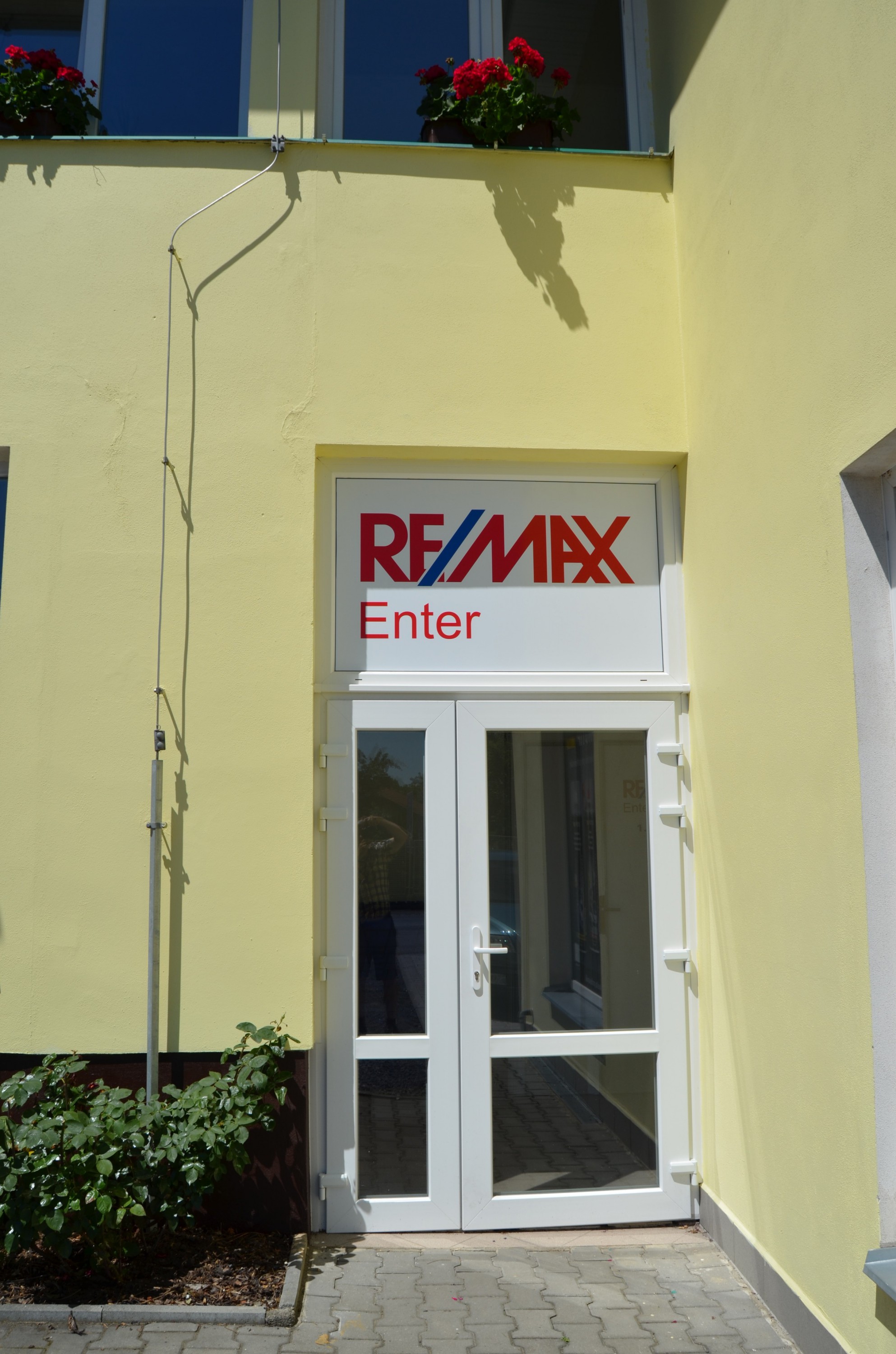RE/MAX Enter foto 4