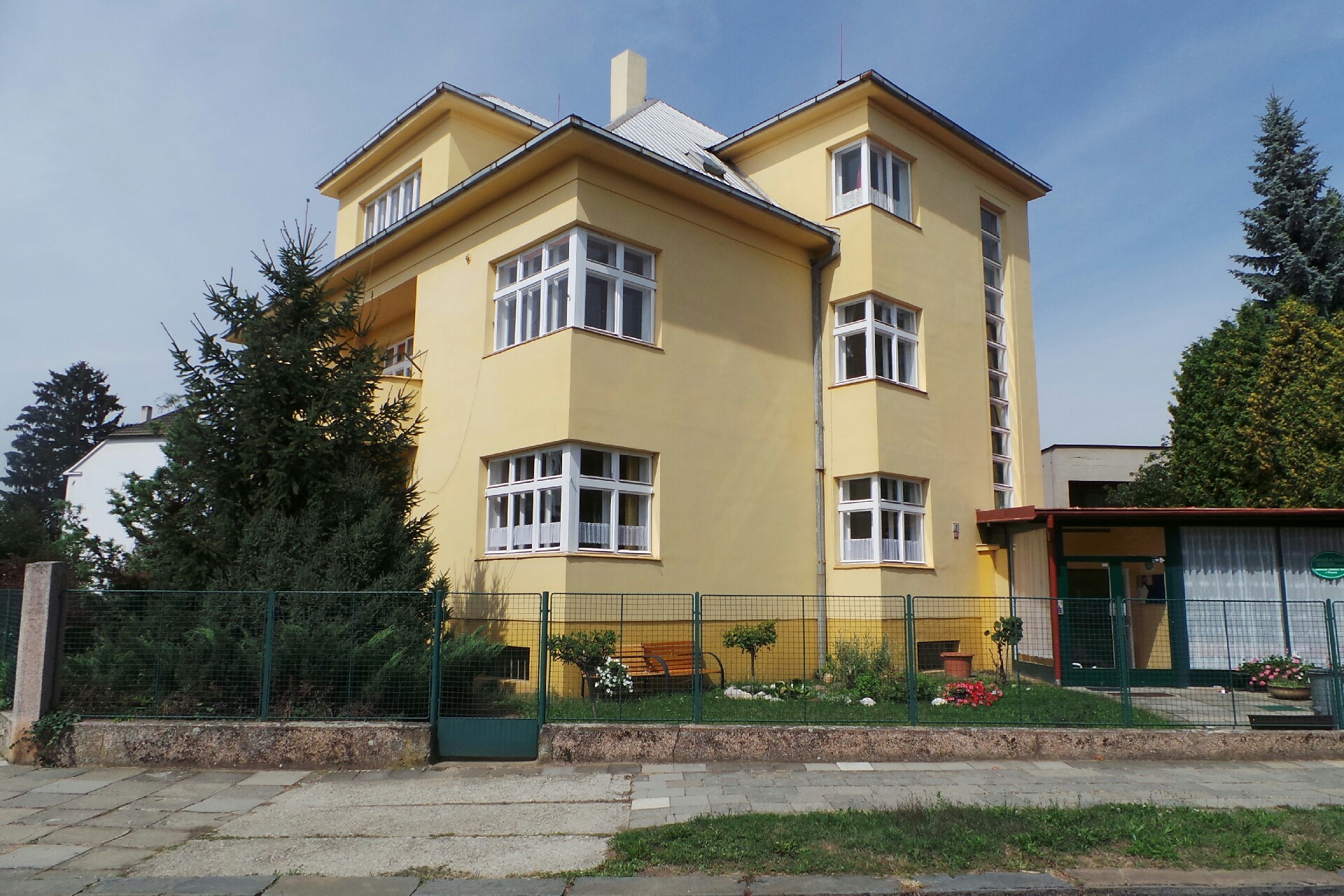 Soukromá základní škola Acorn's & John's school - Máchova