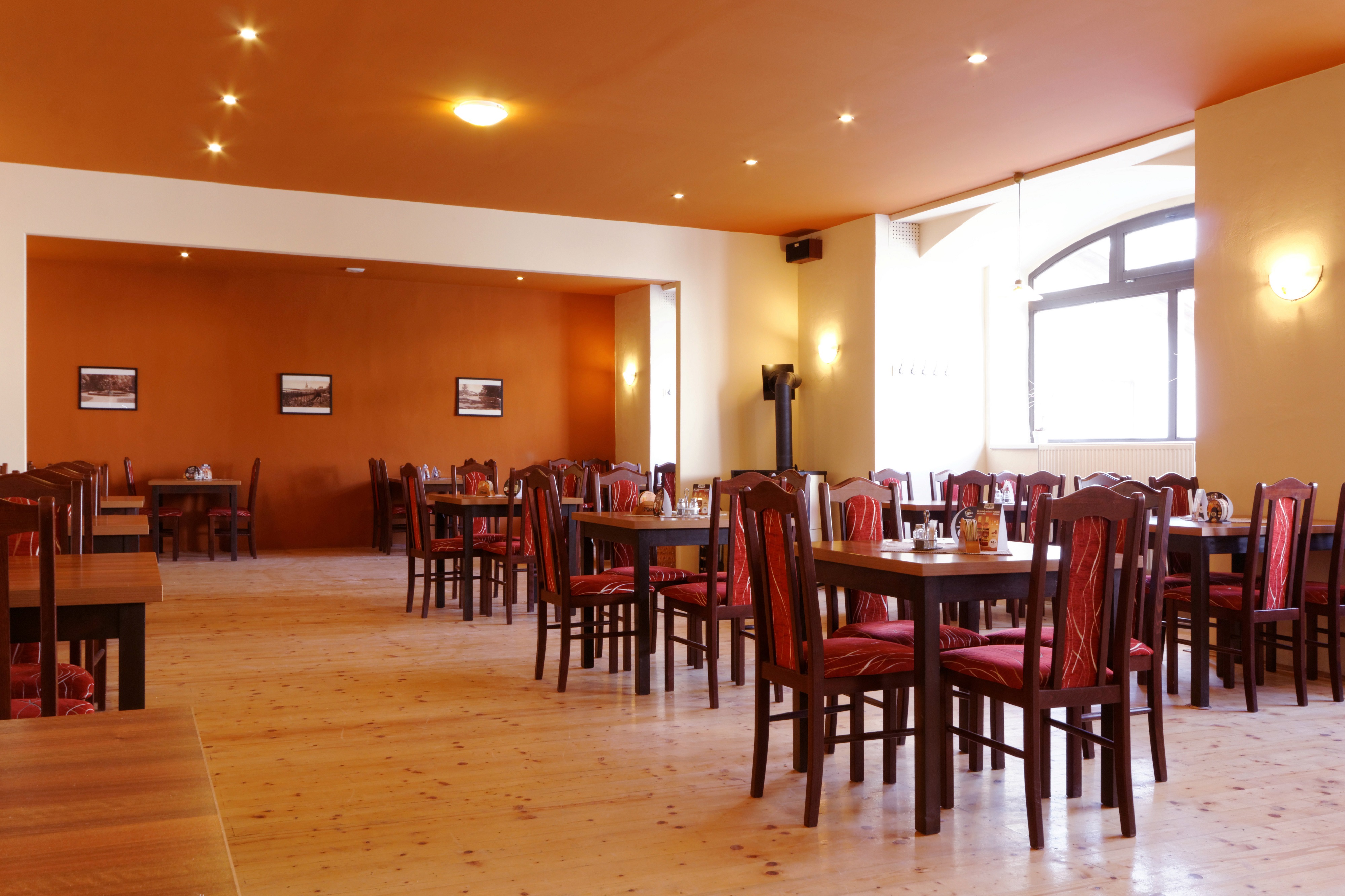 Zámecká restaurace Lysice foto 4