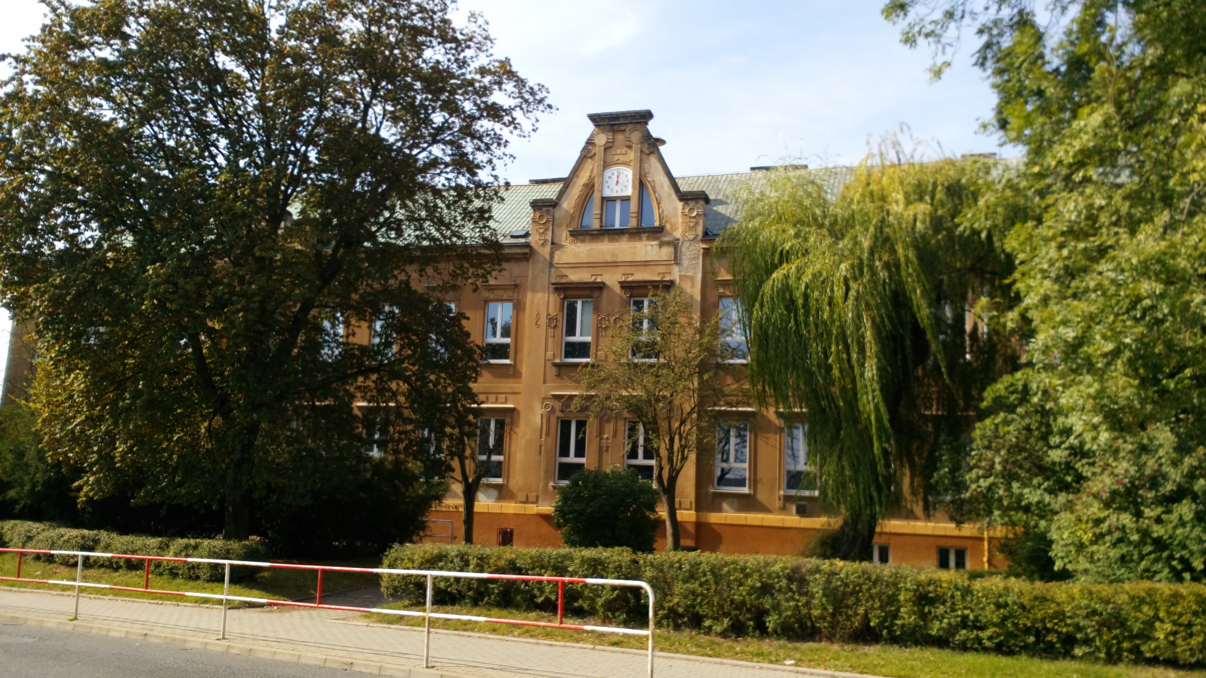 ZŠ a MŠ Kladno, Doberská foto 3