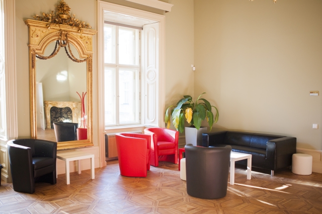 Anglo-americká vysoká škola, a.s. foto 5