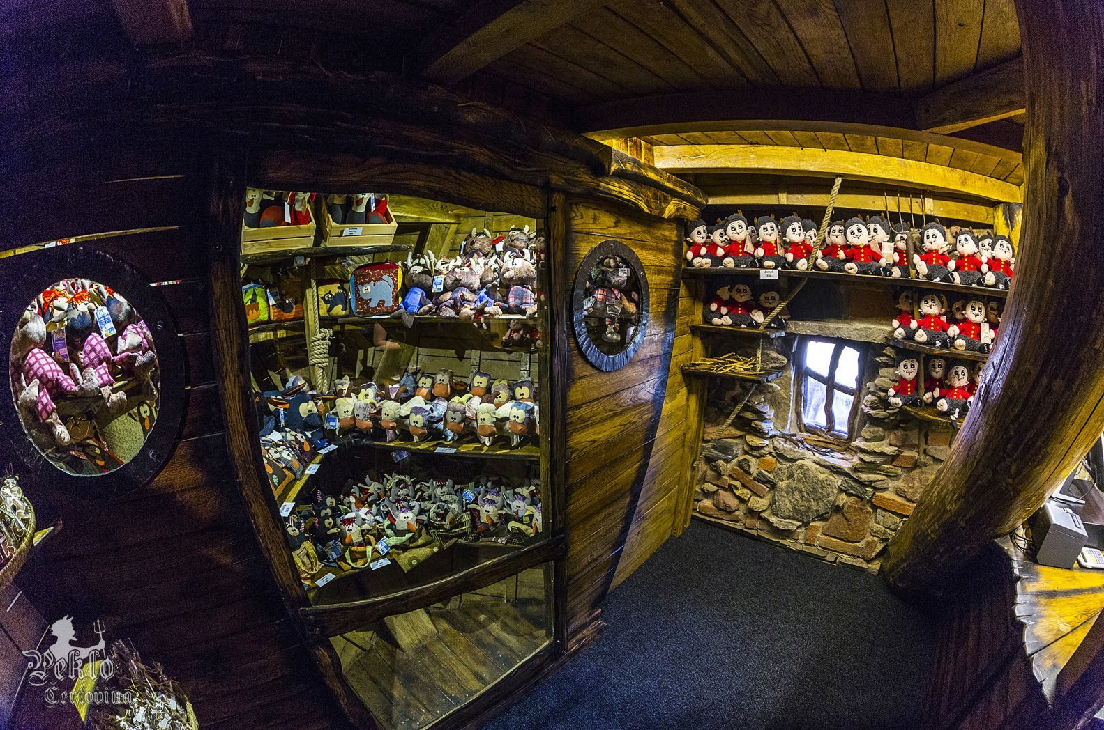 PEKLO ČERTOVINA foto 5