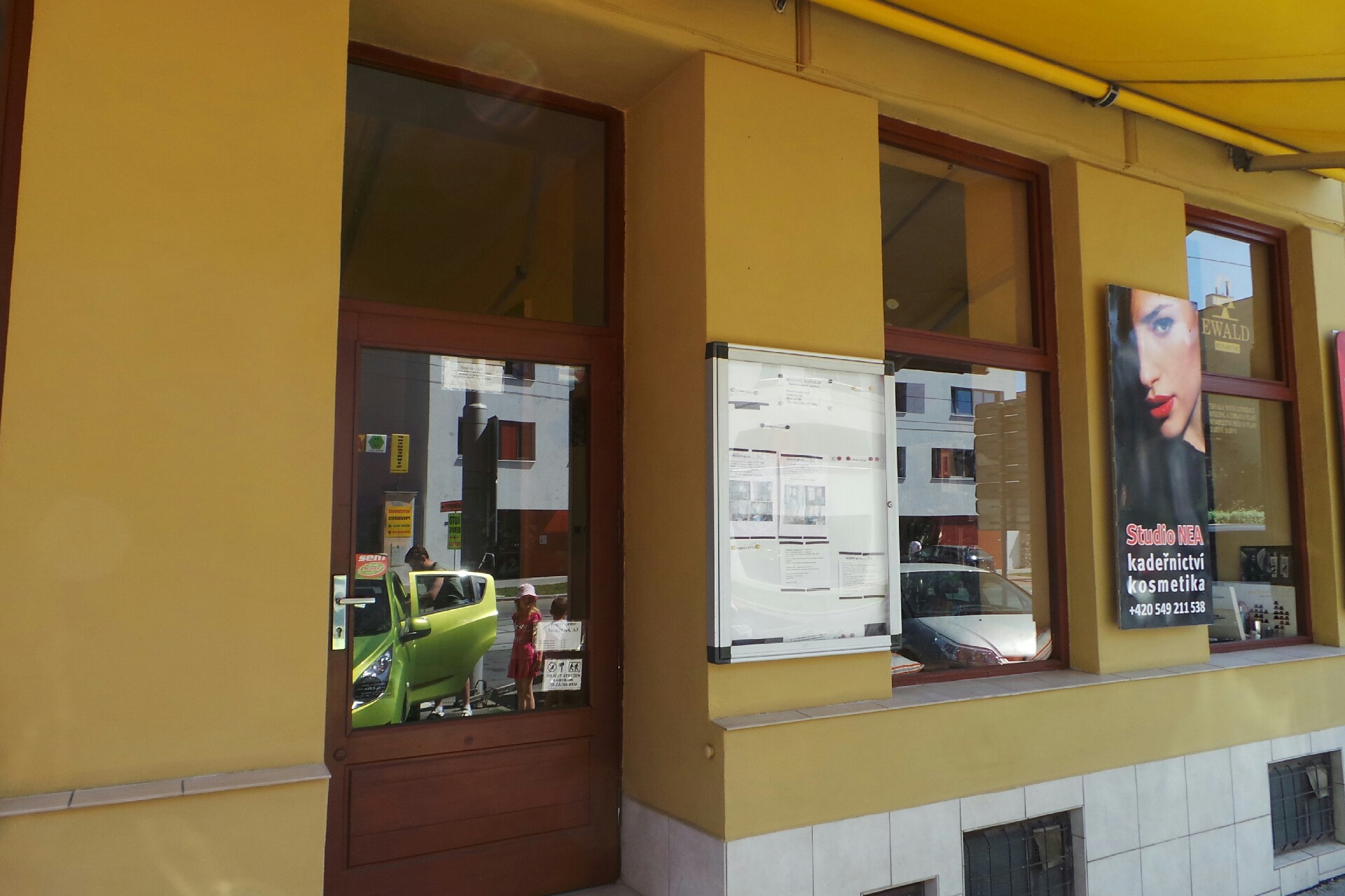 Vlasová kosmetika - NEOSERVIS