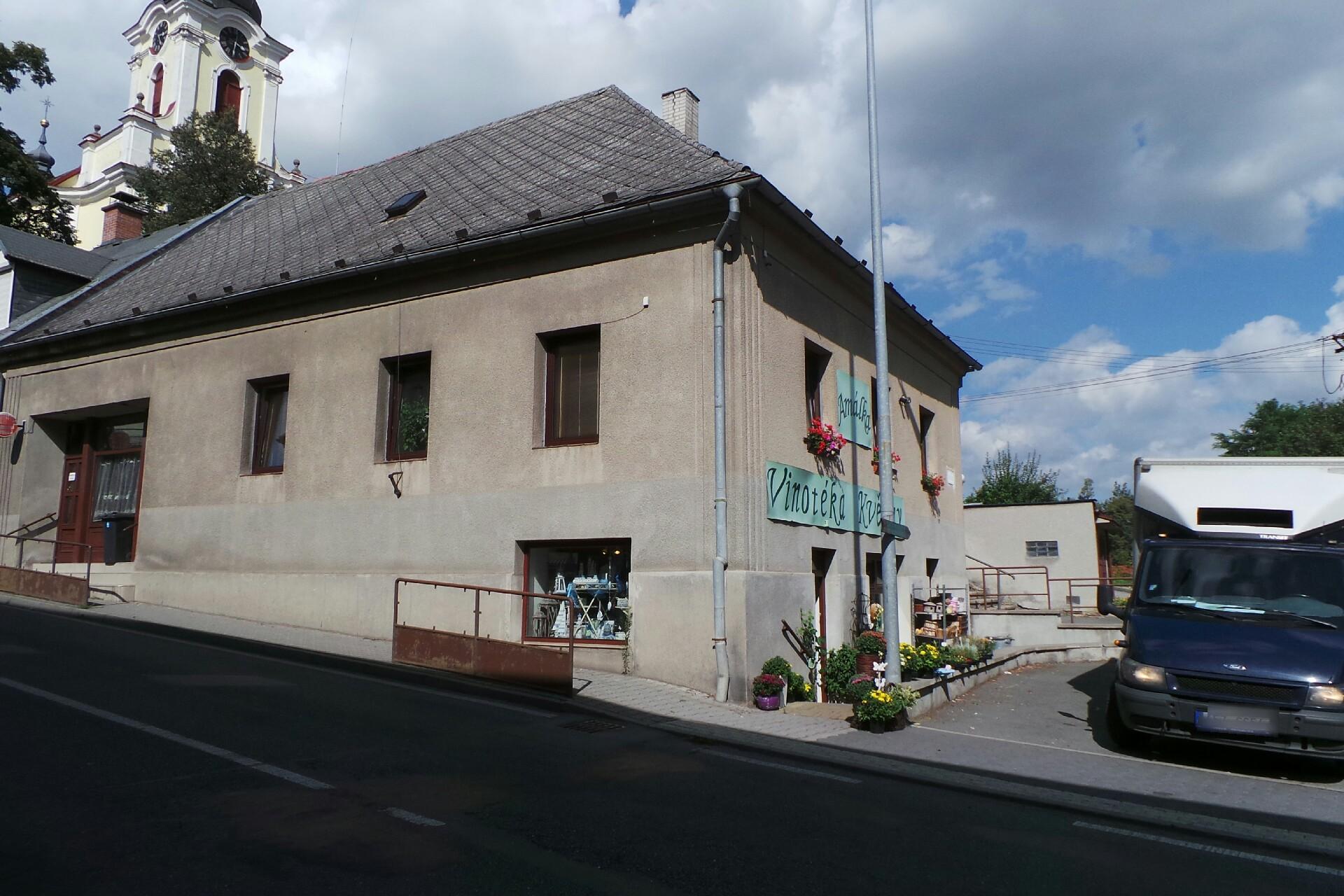 Vinotéka - Květiny Amálka