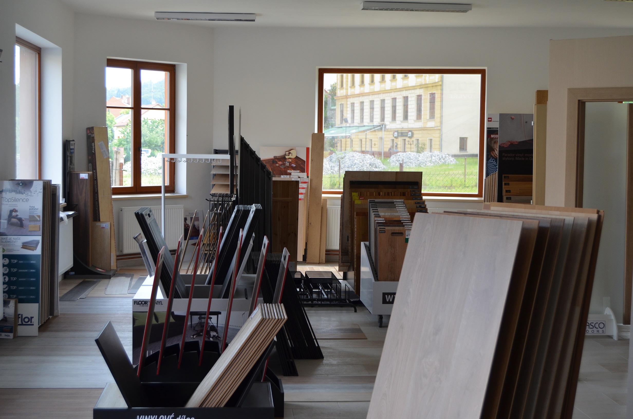 PODLAHY A INTERIÉRY - Březina foto 4