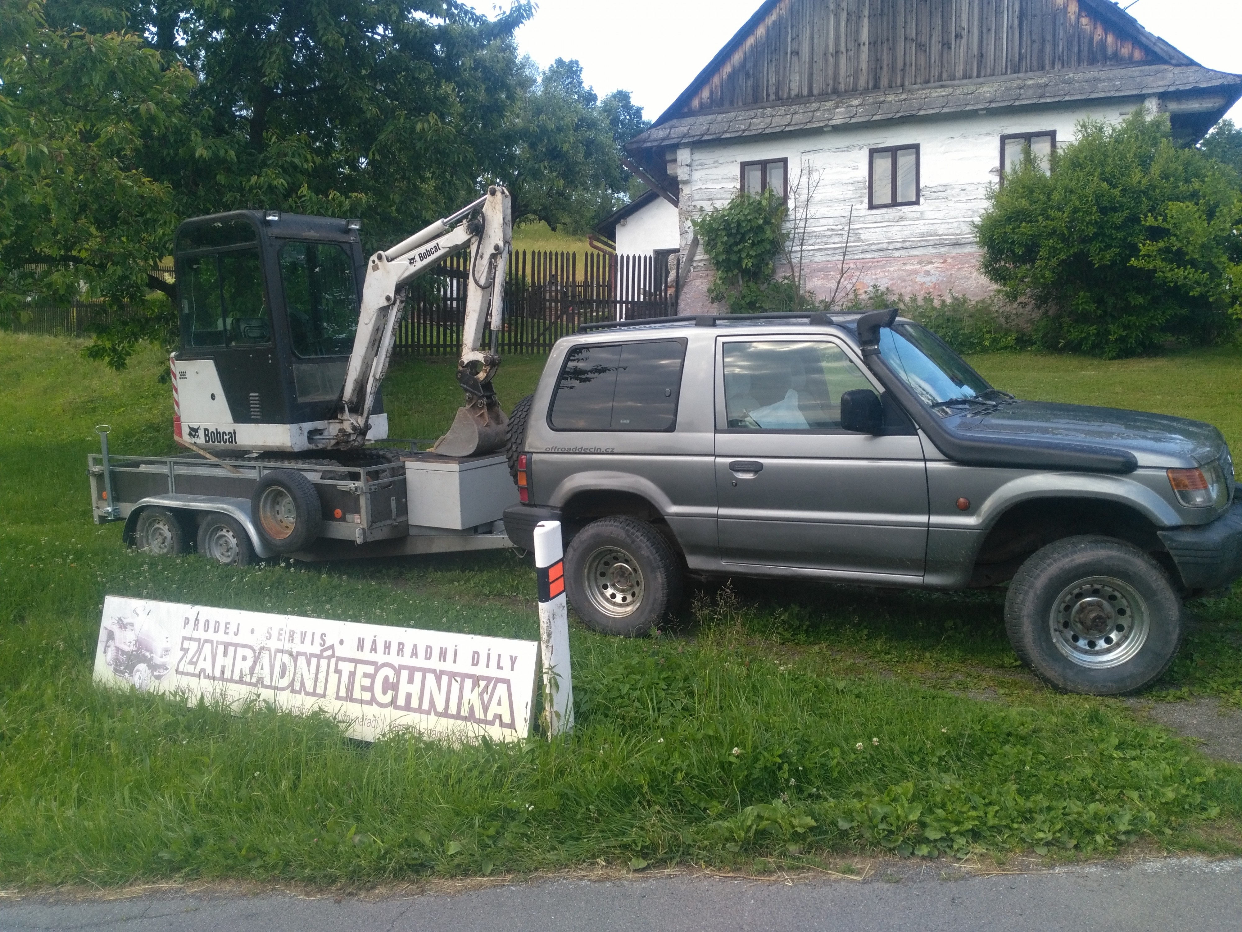 Libor Vycudilík - Zahradní technika, zemní práce, autodoprava foto 3