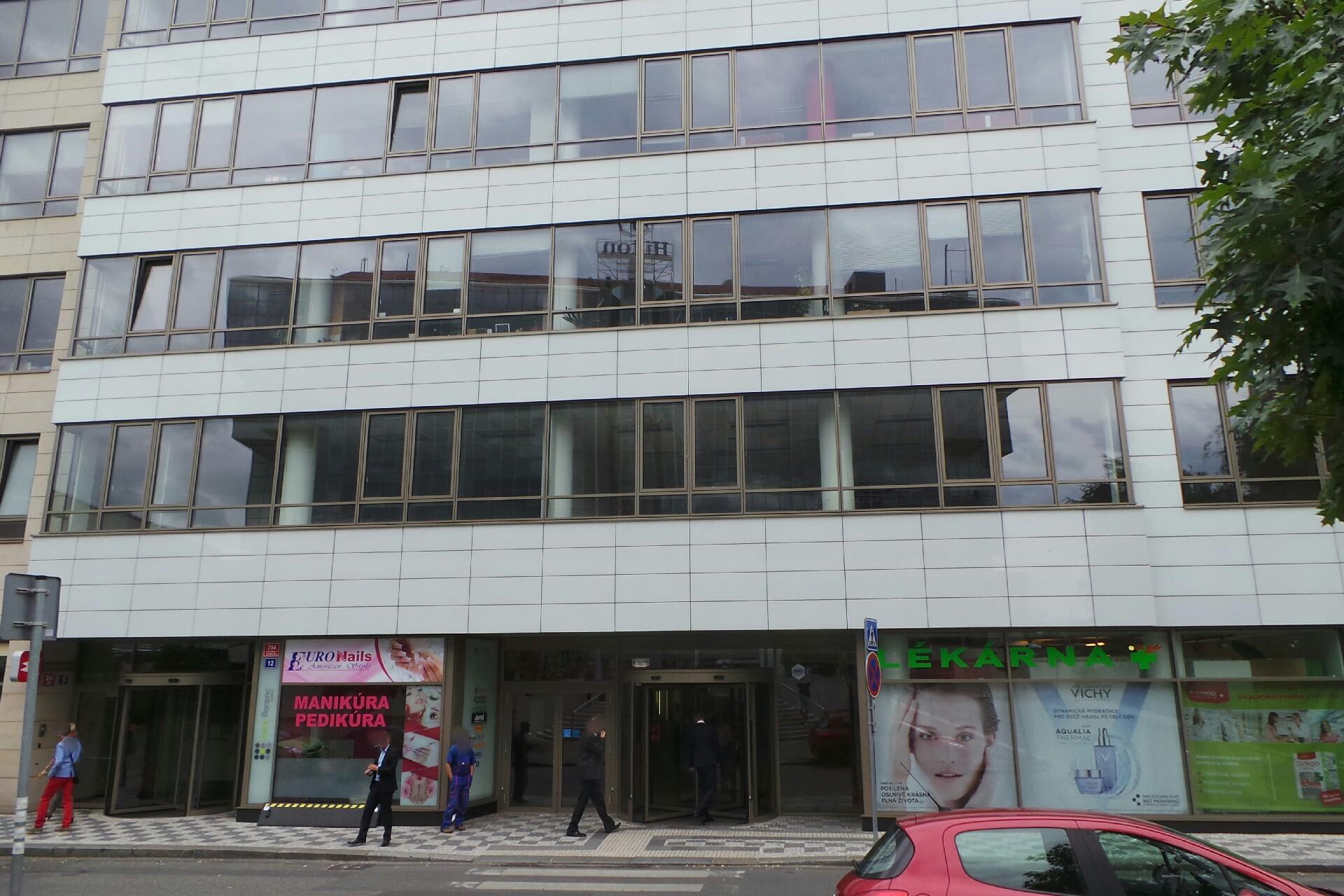 Mgr. Lenka Krutáková, advokátka