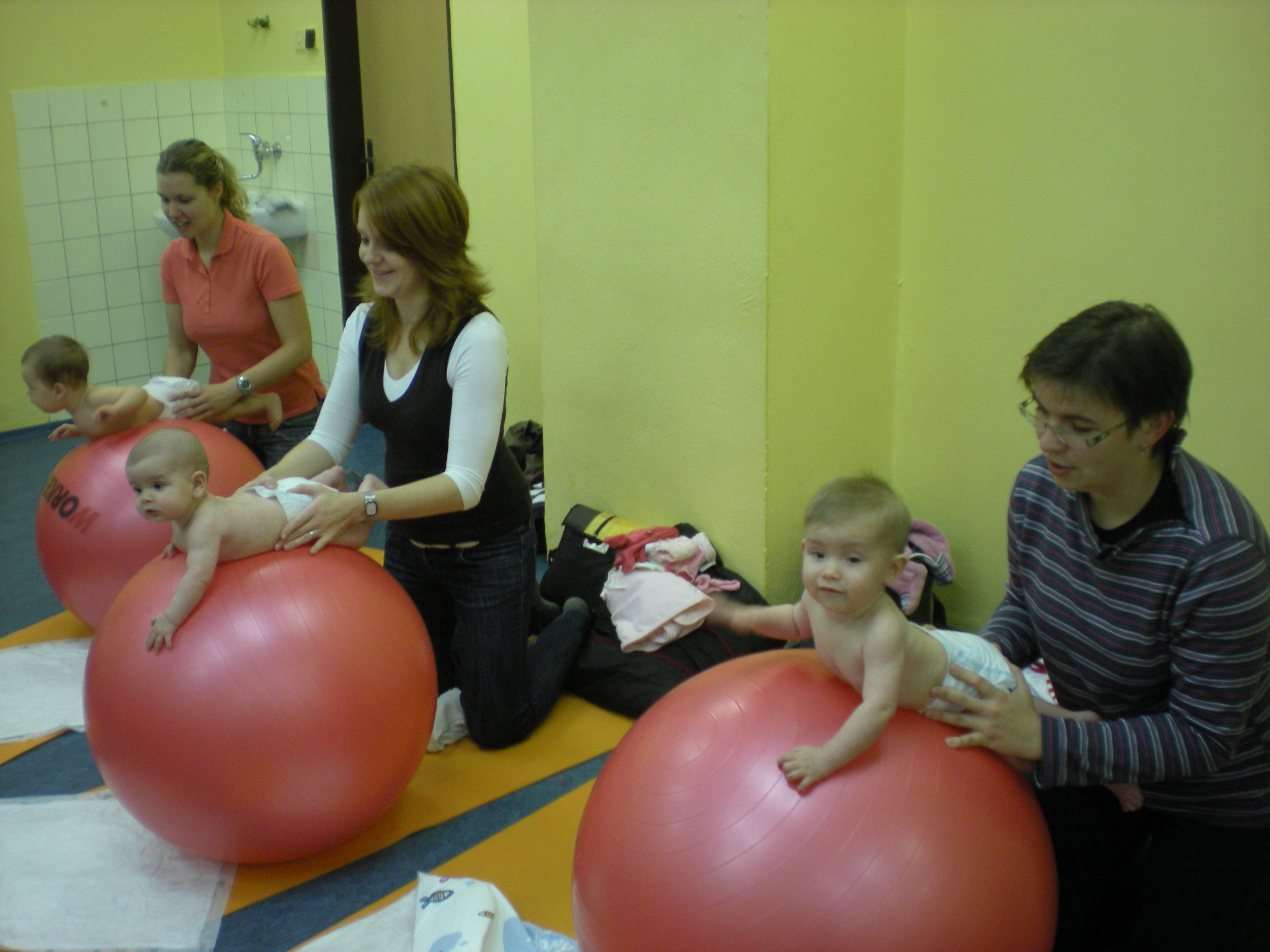 Cvičení s dětmi - Hrátky s batolátky foto 4