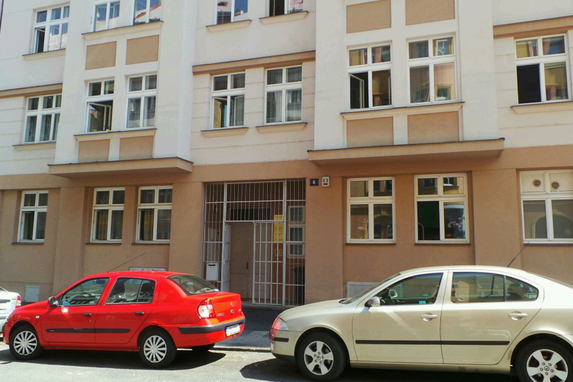 MUDr. Marian Hošek - DENTOS