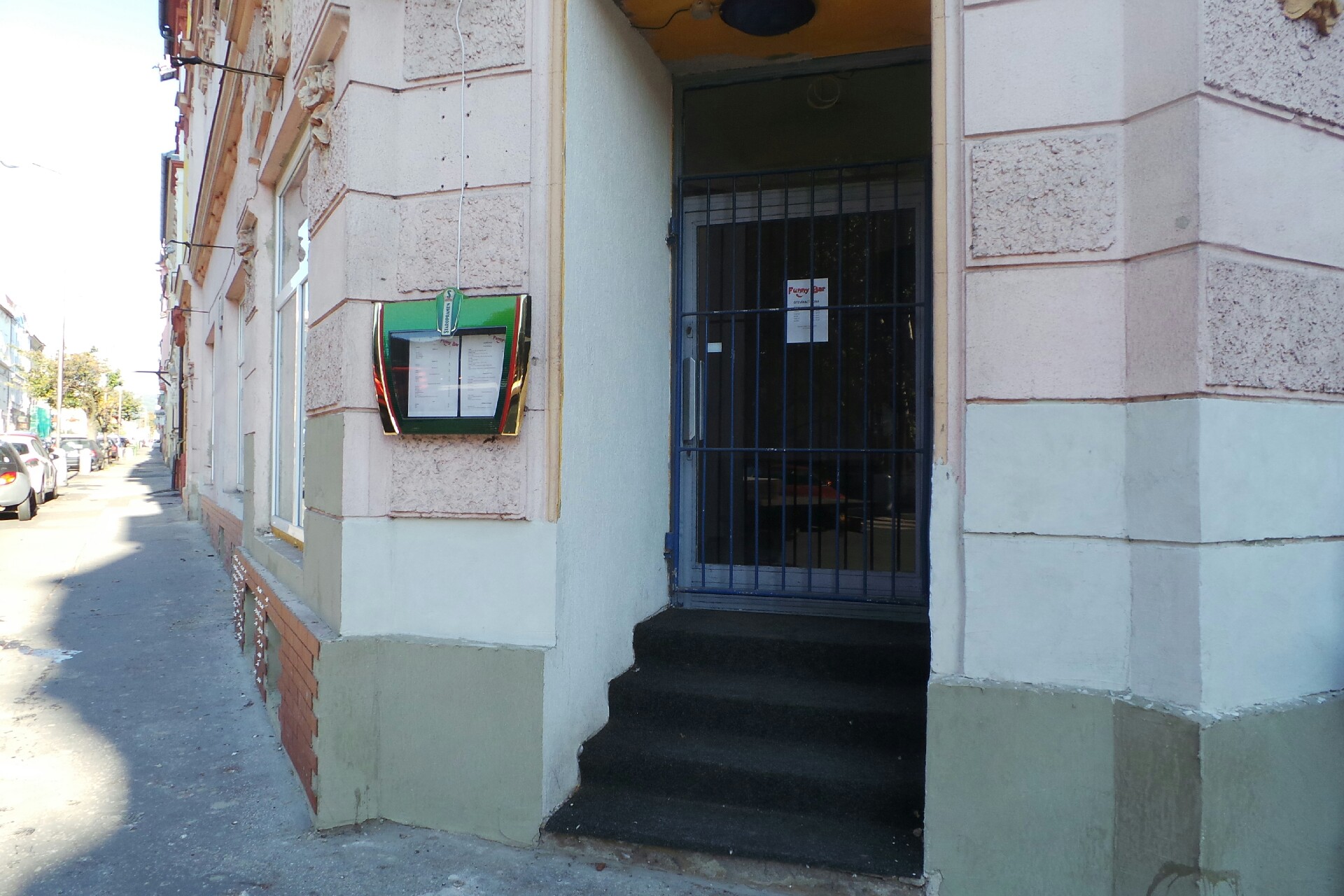 FUNNY BAR cocktail & coffee