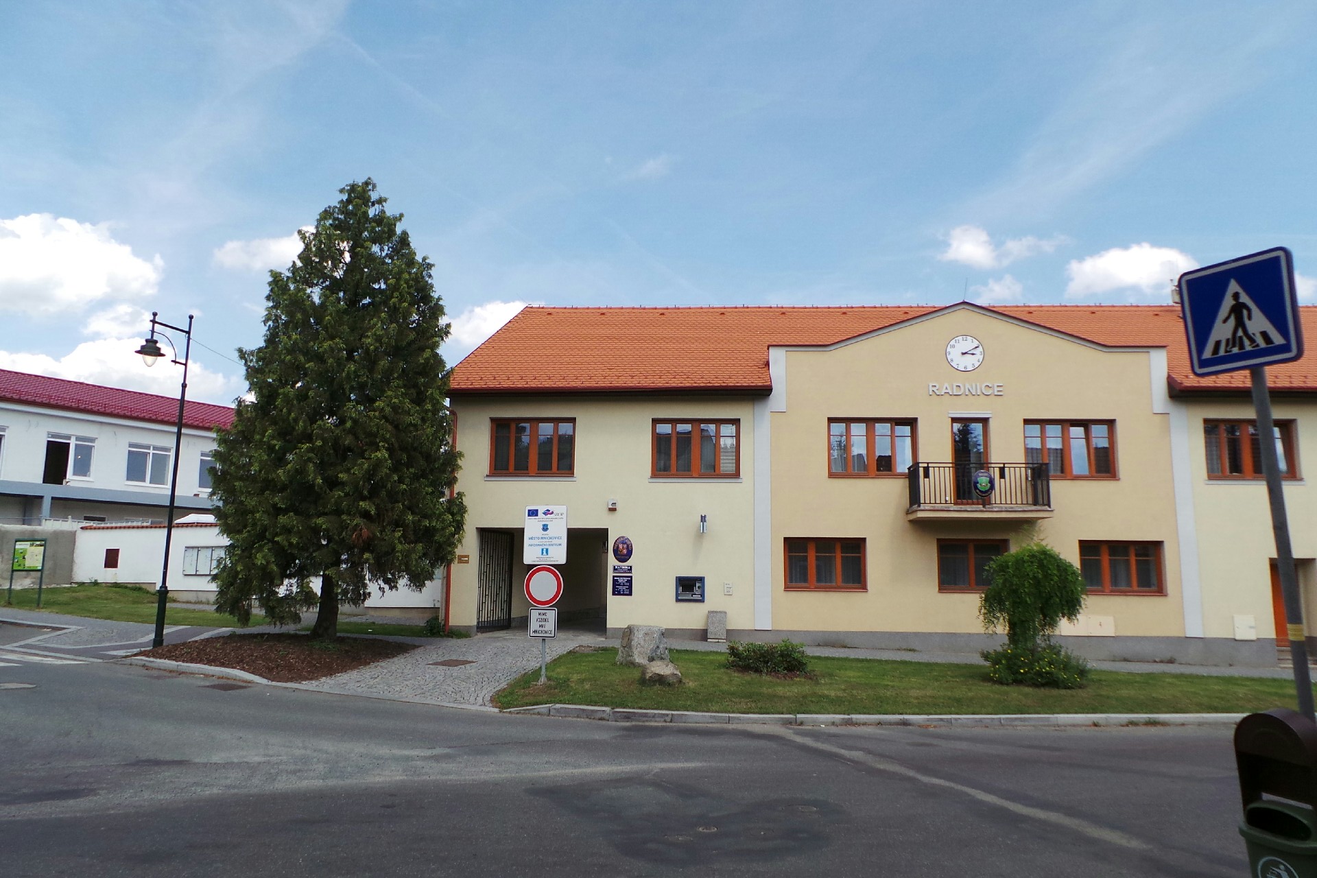 Mnichovice - městský úřad foto 2