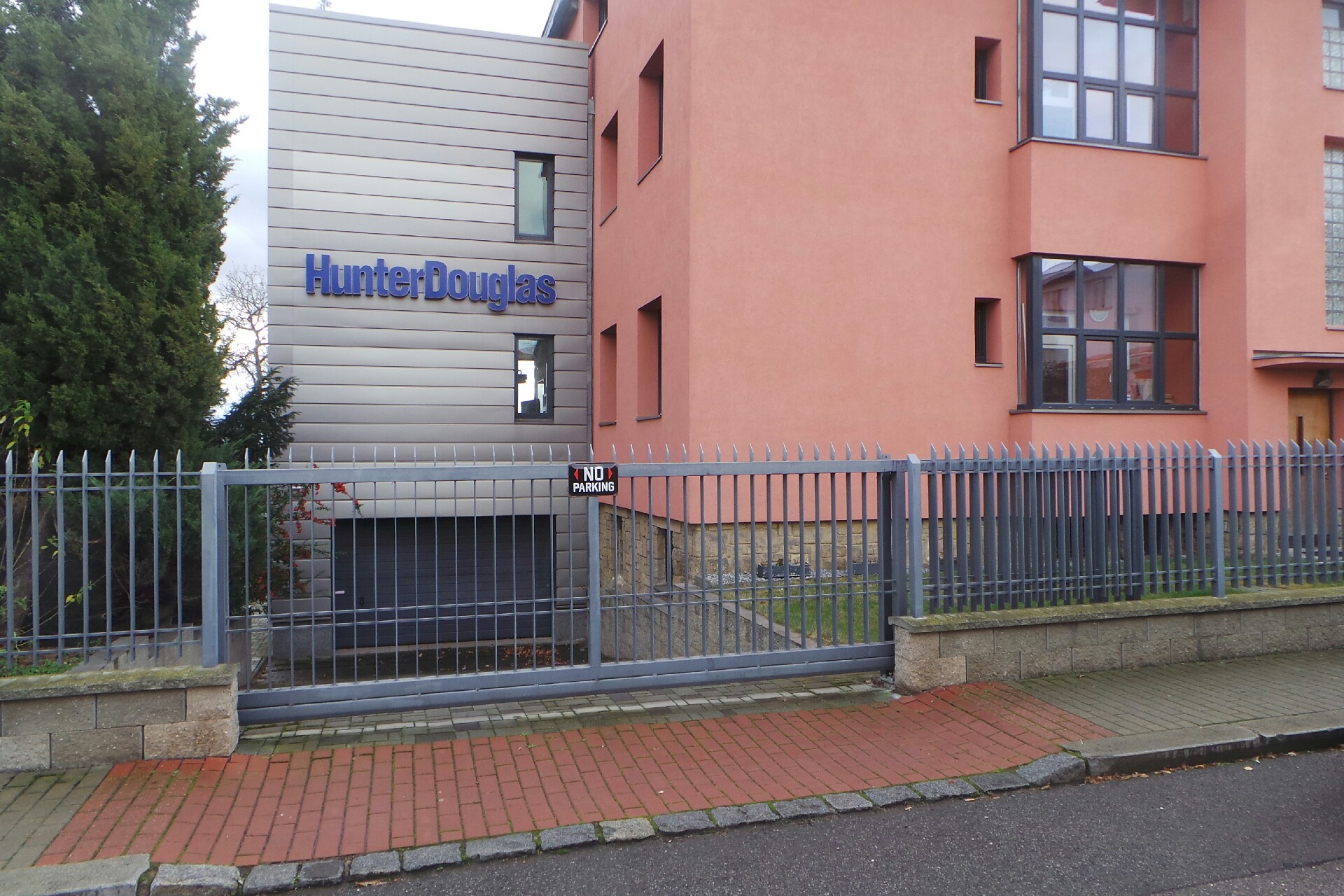 Hunter Douglas - Czechia, s.r.o.