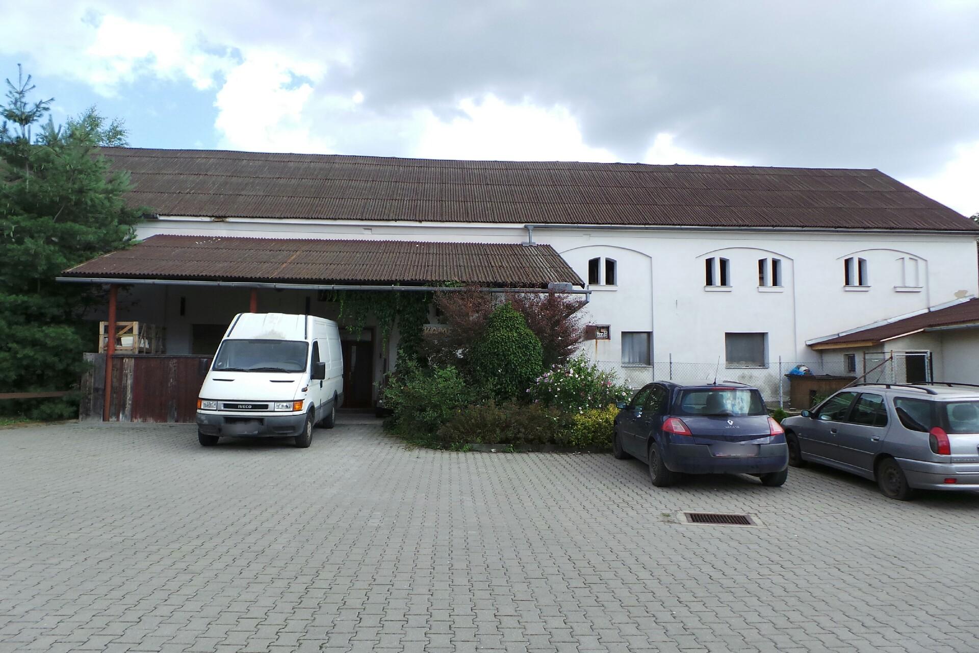 PRVNÍ KAMENIA CZ , s.r.o.