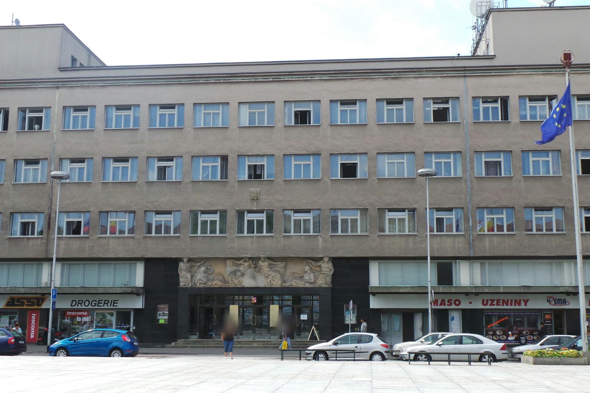 Ministerstvo vnitra - Regionální oddělení pobytu cizinců Hradec Králové foto 1