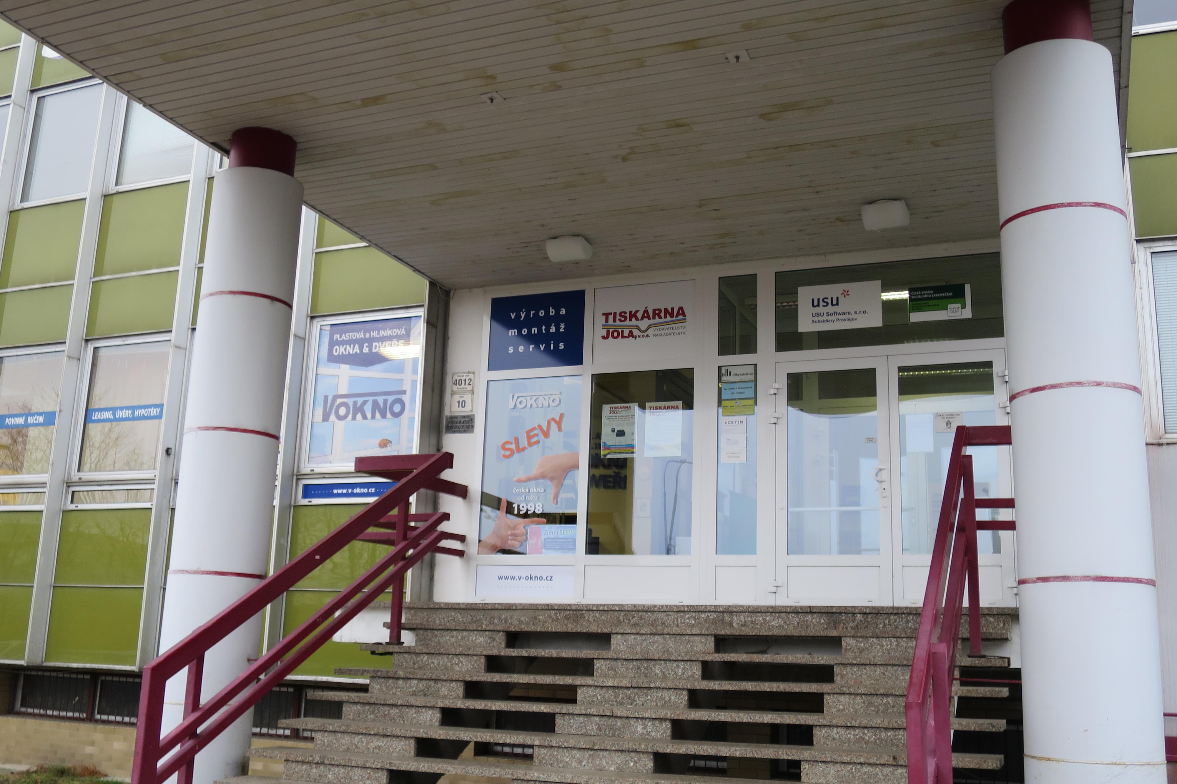 V okno s.r.o. plastová a hliníková okna a dveře
