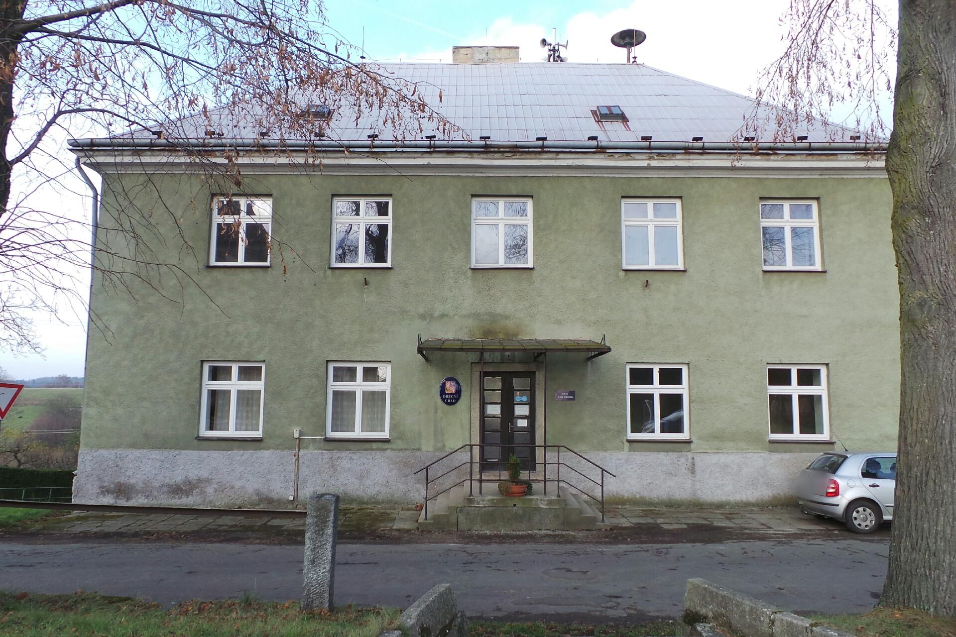 Vysoký Újezd - obecní úřad foto 2