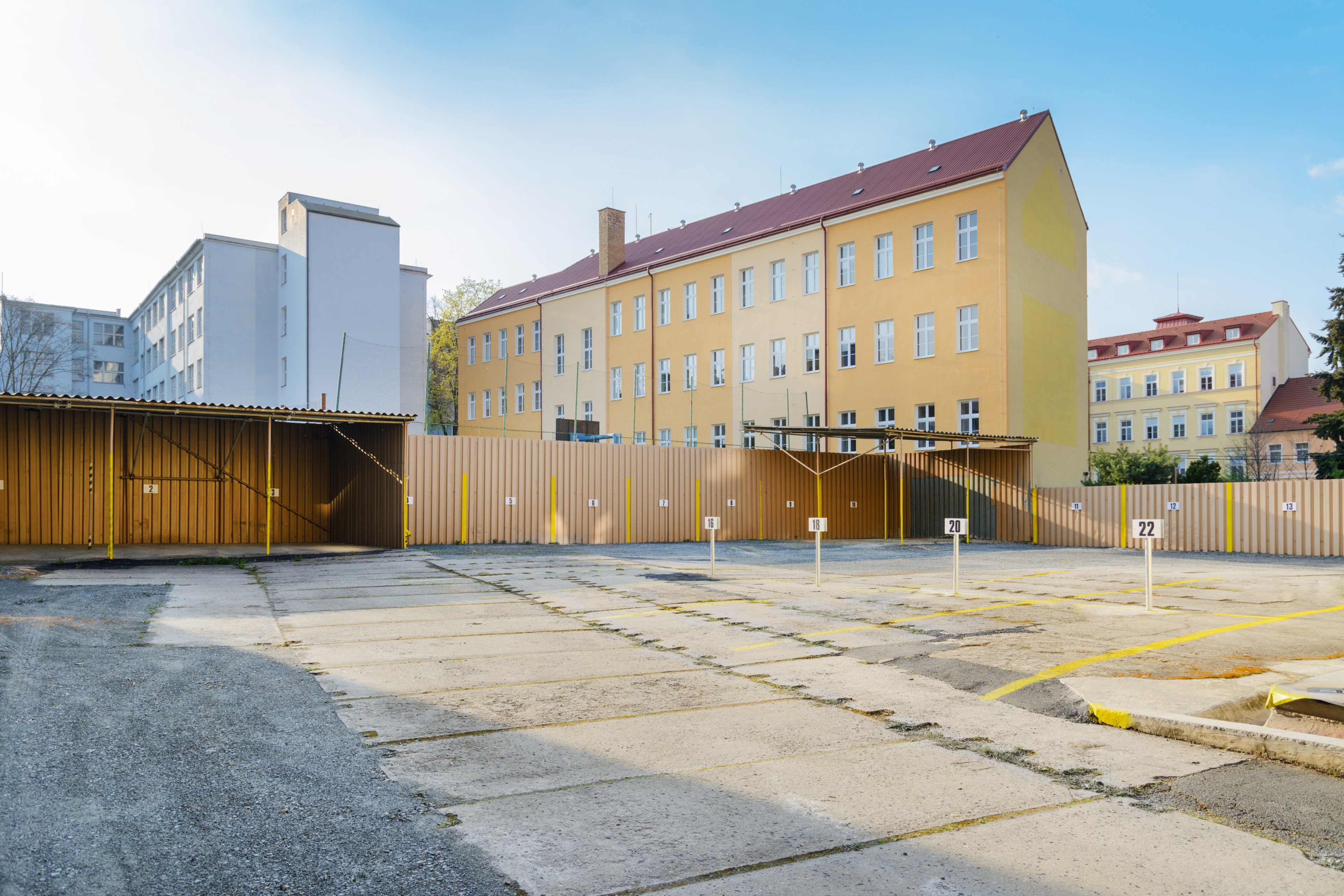 Parkoviště Ressslova - Parkovaniplzen.cz foto 2