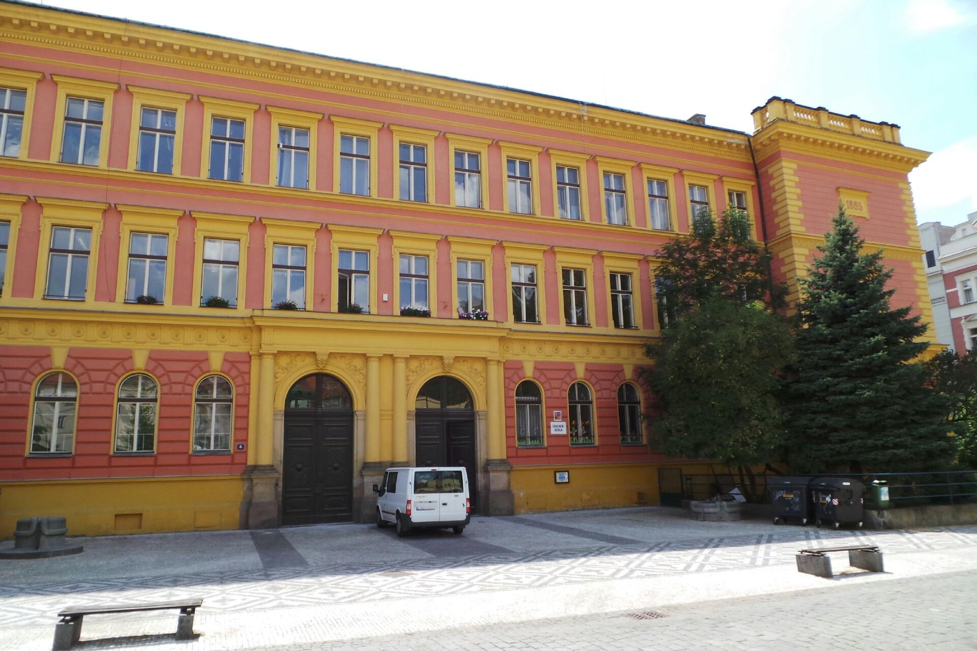 Základní škola, Praha 2, Botičská 8