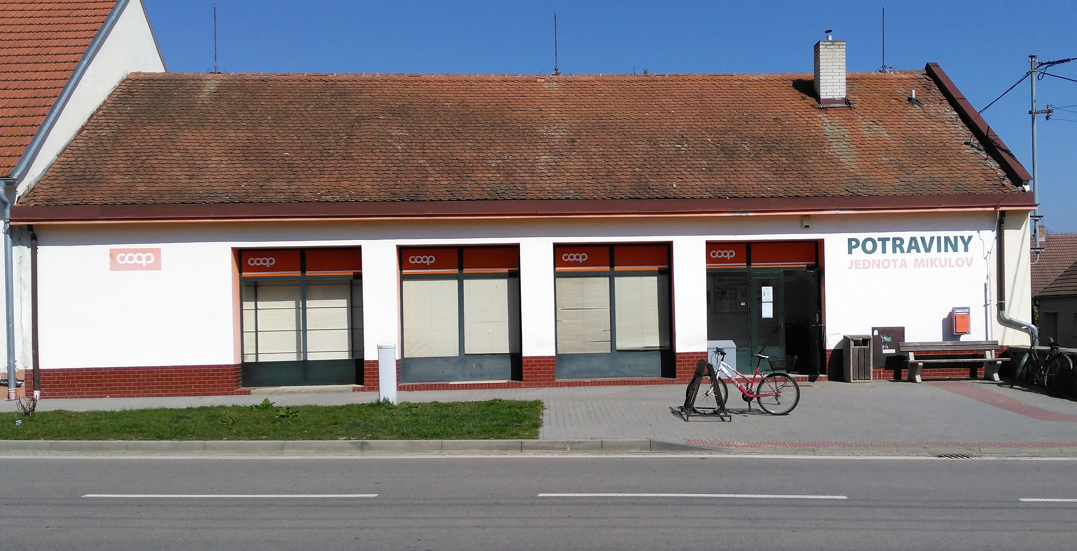 COOP - Jednota, spotřební družstvo v Mikulově foto 3