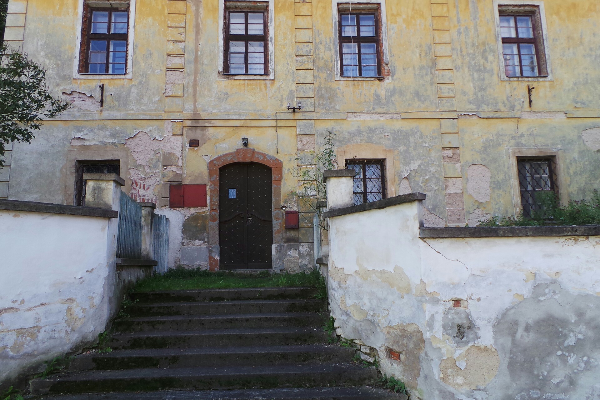 Římskokatolická farnost Jince