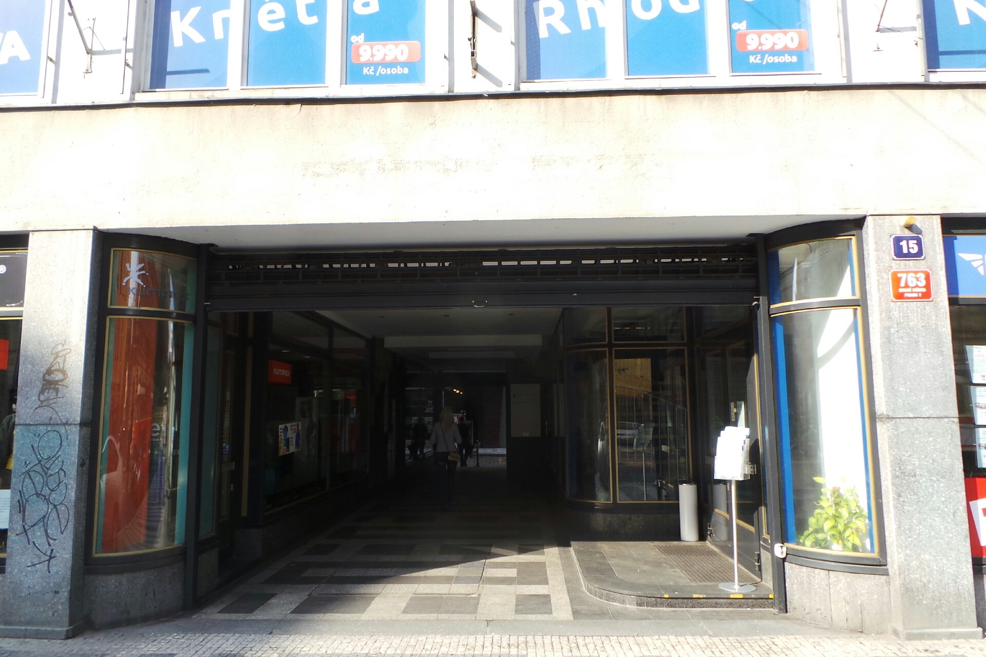 Mgr. Klára Udvaros, advokátka