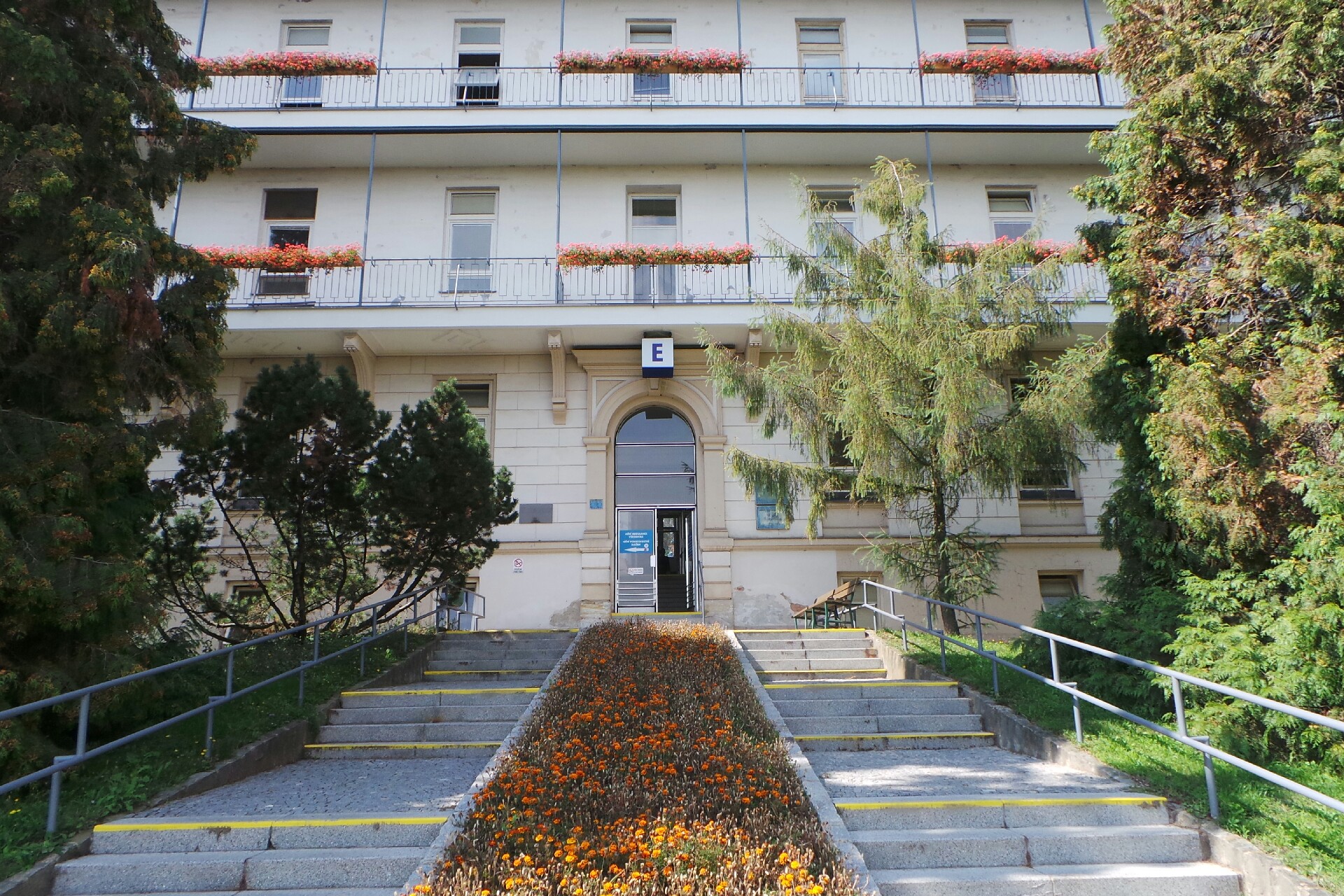 Oční klinika - Fakultní nemocnice Olomouc