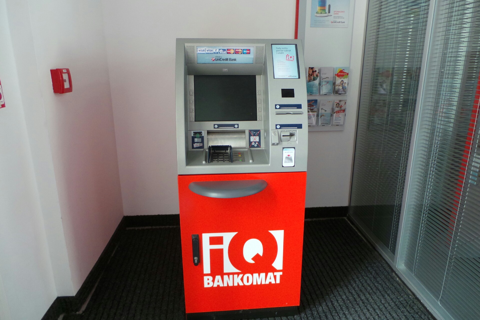 Bankomat UniCredit Bank Czech Republic foto 2