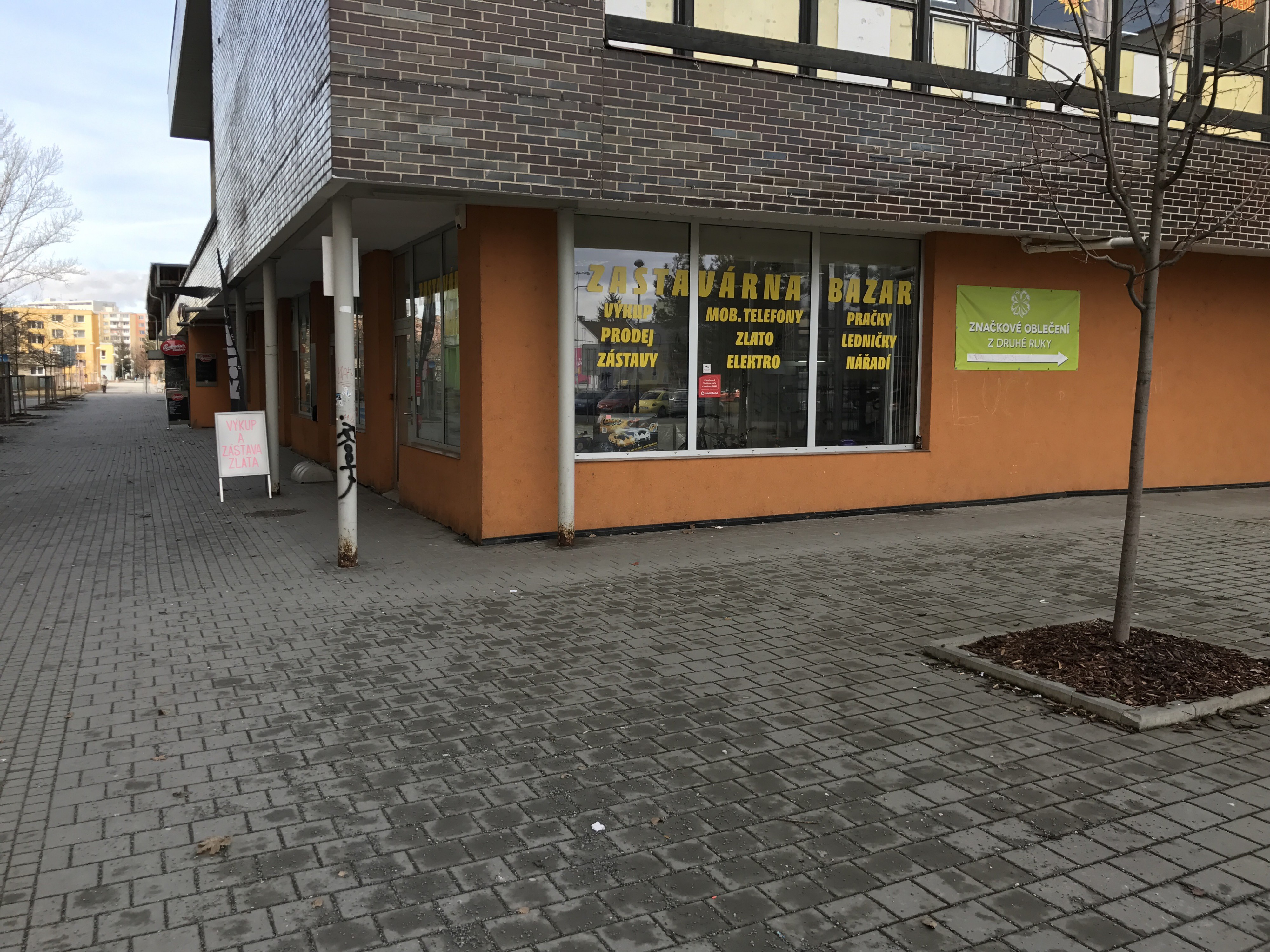 Zastavárna Bazar - Robert Přidal foto 2