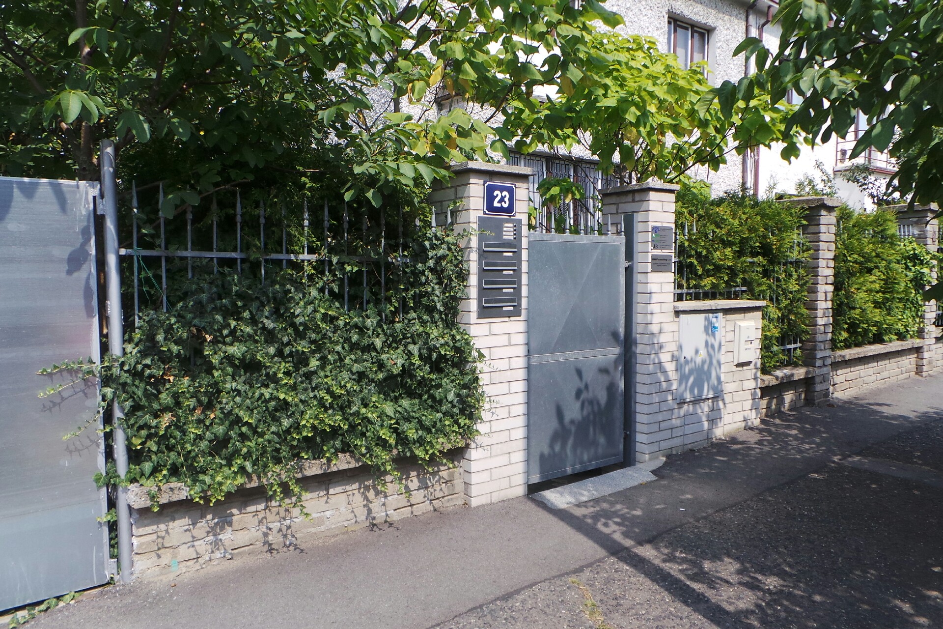 J.B. Trade a Finance, spol. s r.o. foto 1