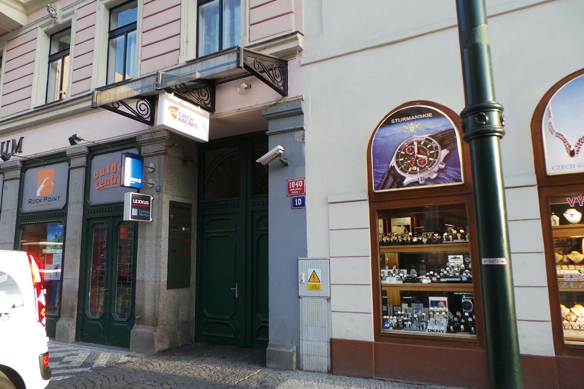 SKY SELECT INT., s.r.o.