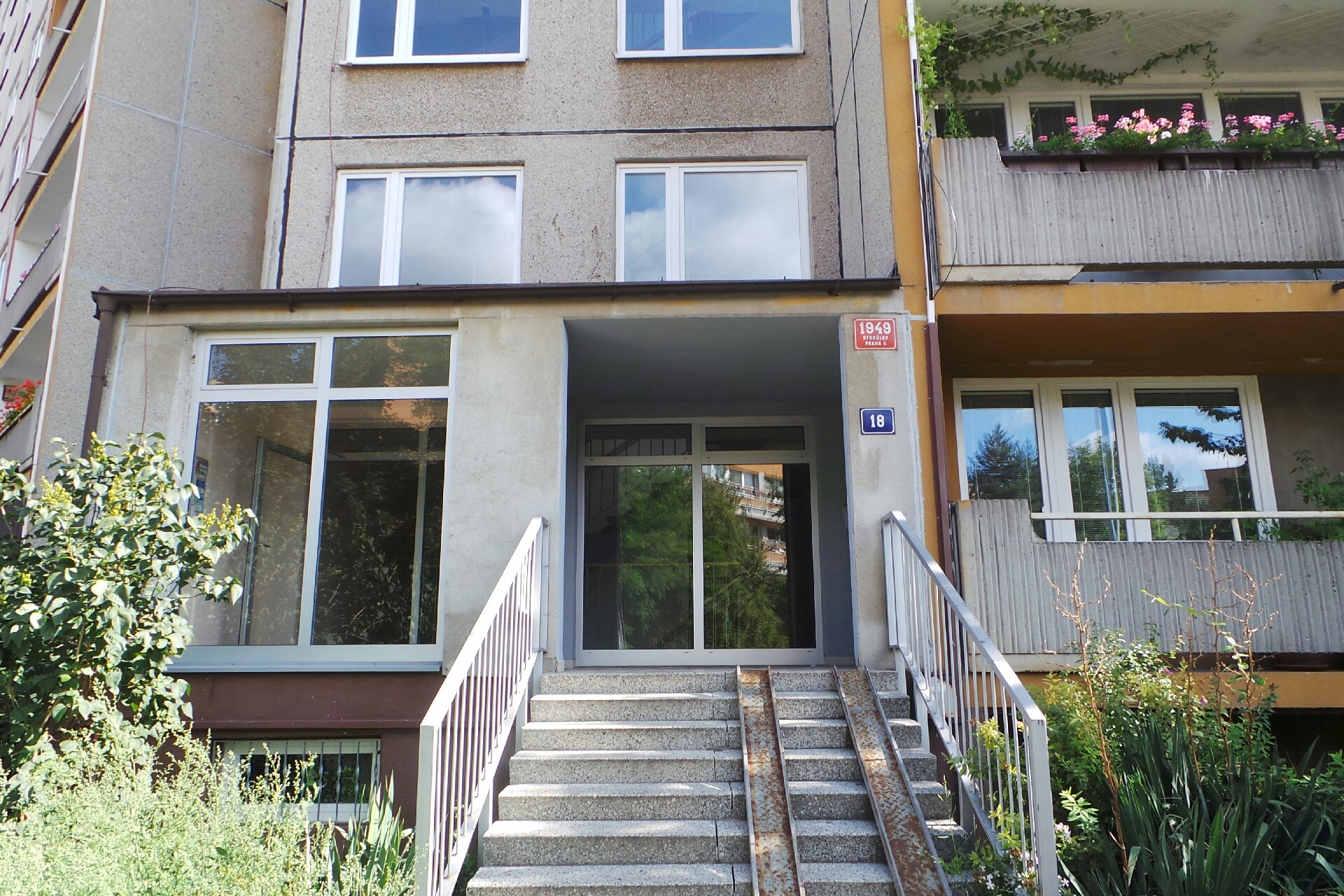 CUSTINS, spol. s r.o.