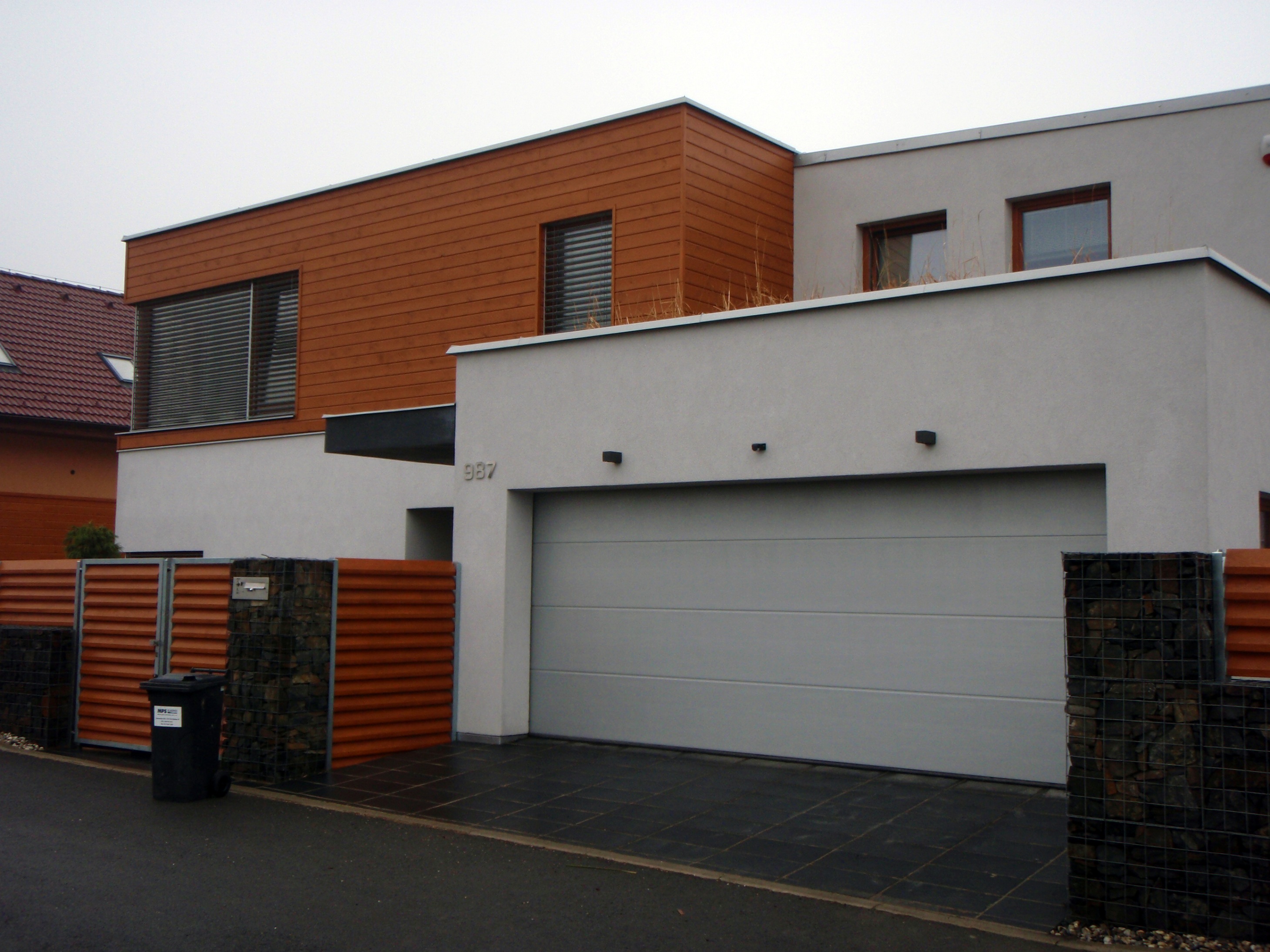 AL SYSTEMS group, s.r.o.   garážová vrata - rolety - vjezdové brány foto 4